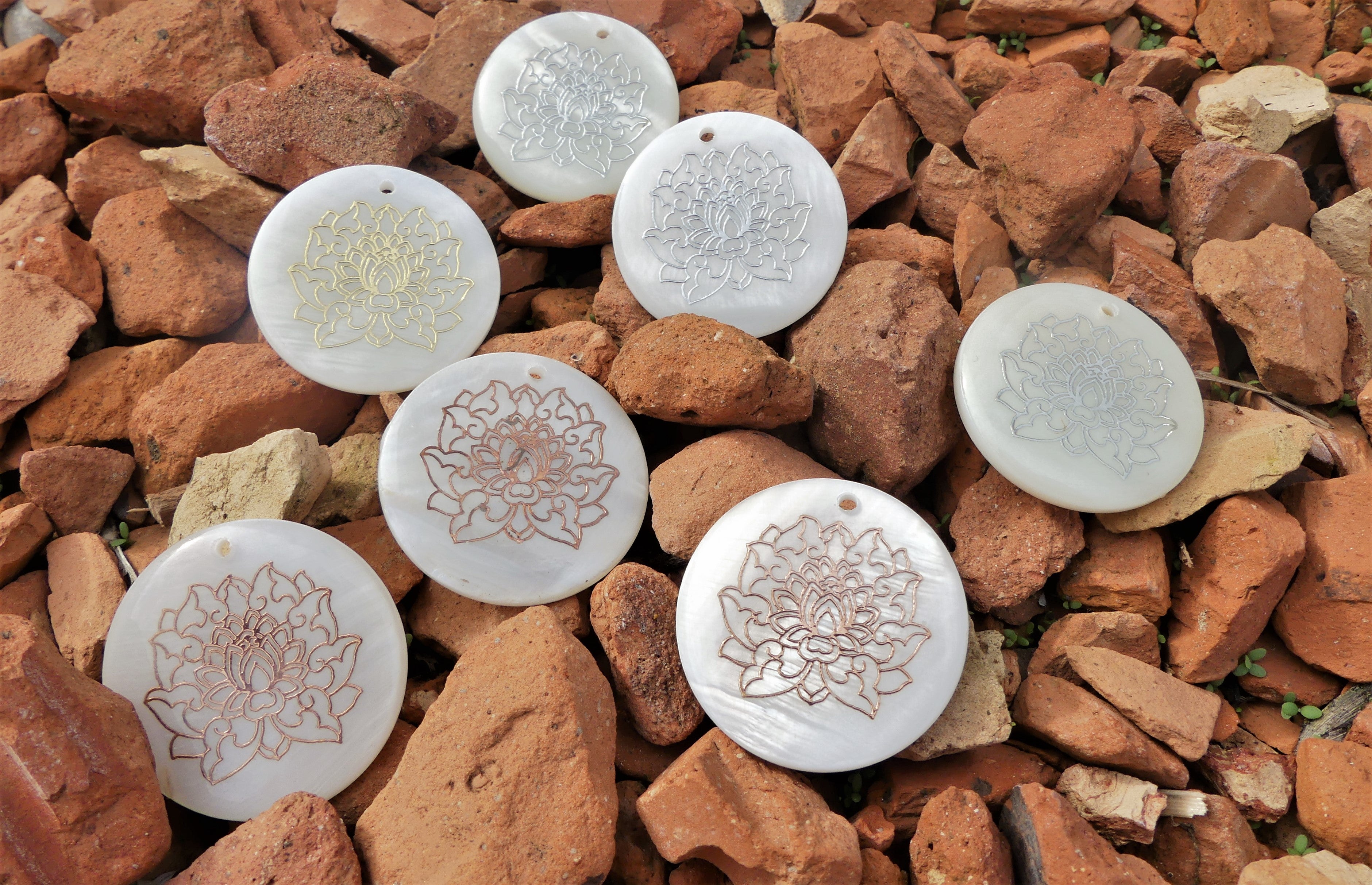 Pendentif - Lotus Eau douce motif rosé  (1 pce)