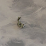 Pendentif - Main avec cœur - Acier inoxydable - couleur argent