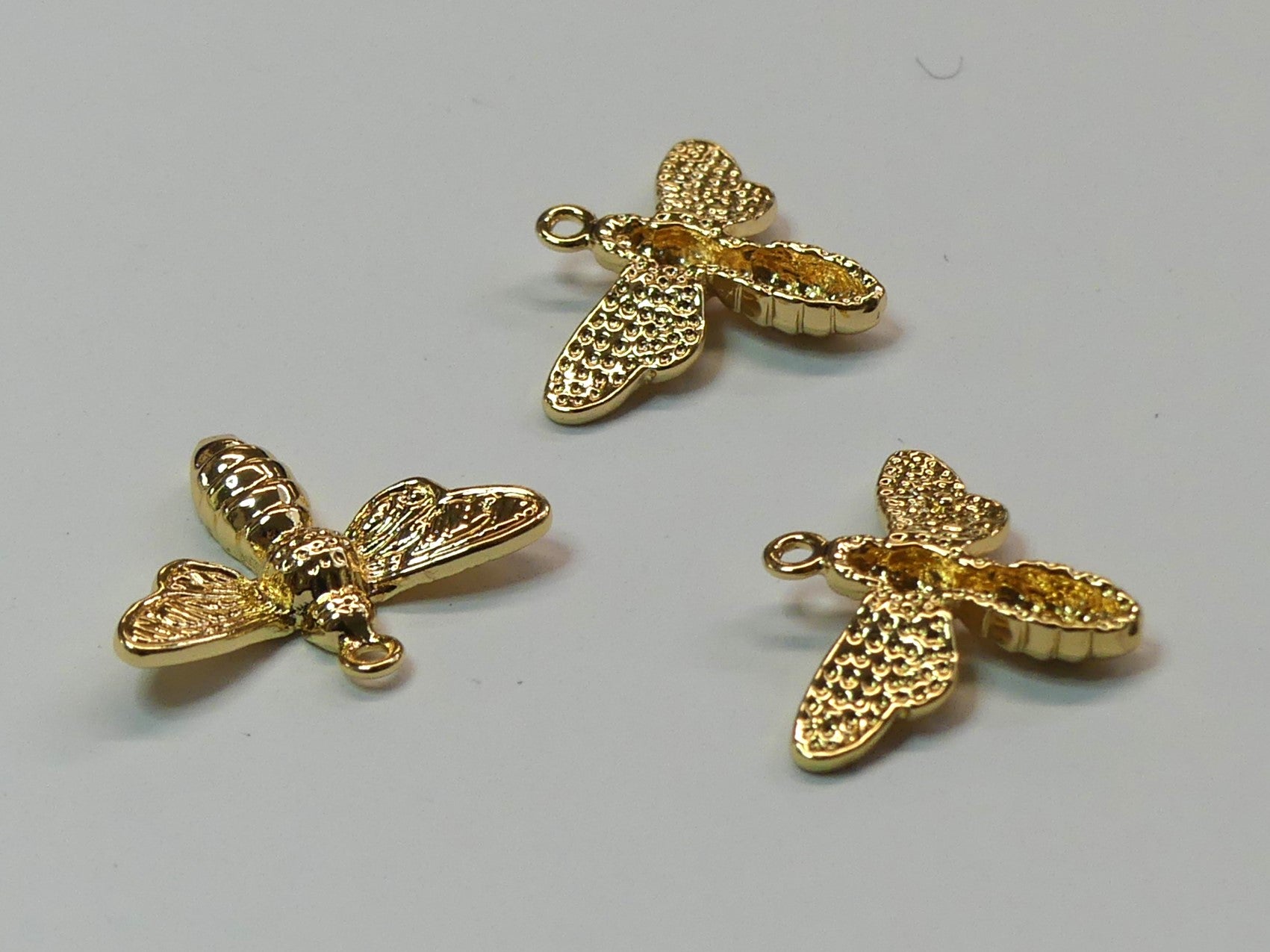 Breloque en laiton, abeille, plaqué or 18K (1 pce)