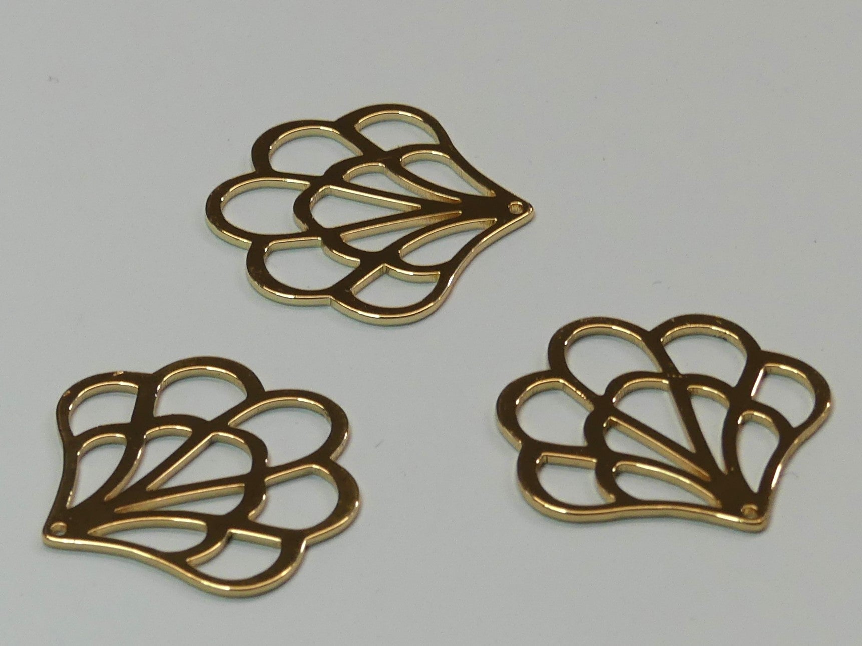 Breloque en laiton, eventail, plaqué or 18K (1 pce)