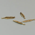 Pendentifs en laiton, plume, plaqué or 18K (1 pce)