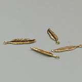 Pendentifs en laiton, plume, plaqué or 18K (1 pce)