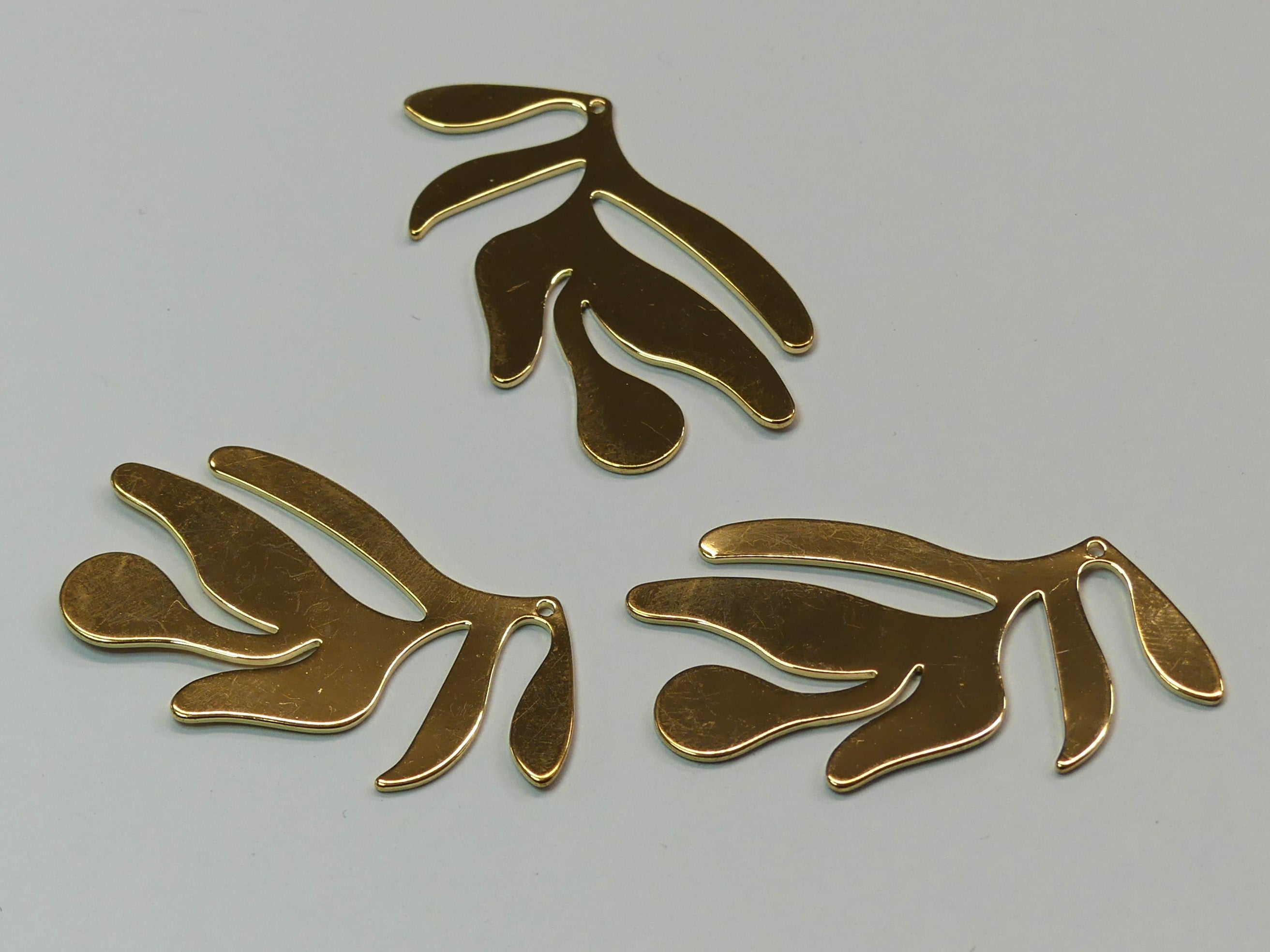 Pendentifs en laiton, herbe, plaqué or 18K (1 pce)