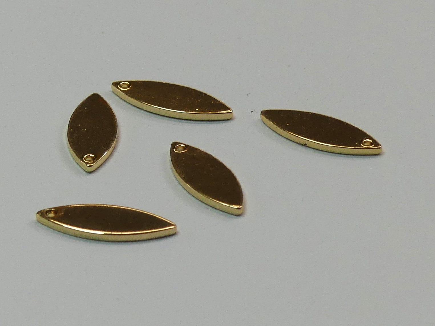 Pendentif en laiton, oeil de cheval, plaqué or 18K (1 pce)