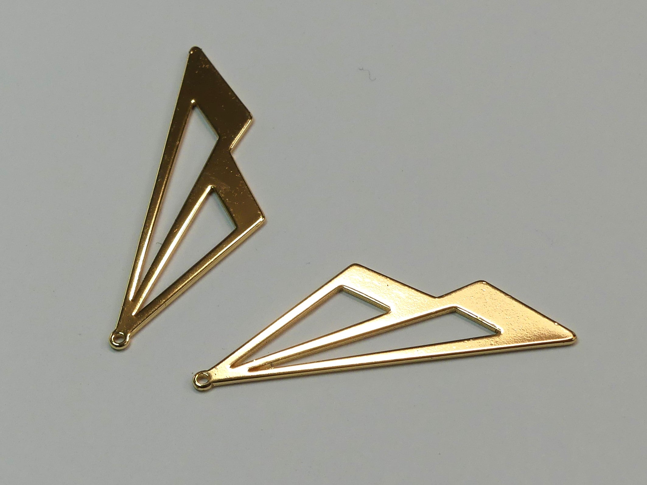 Pendentifs en laiton, double triangle, plaqué or 18K (1 pce)