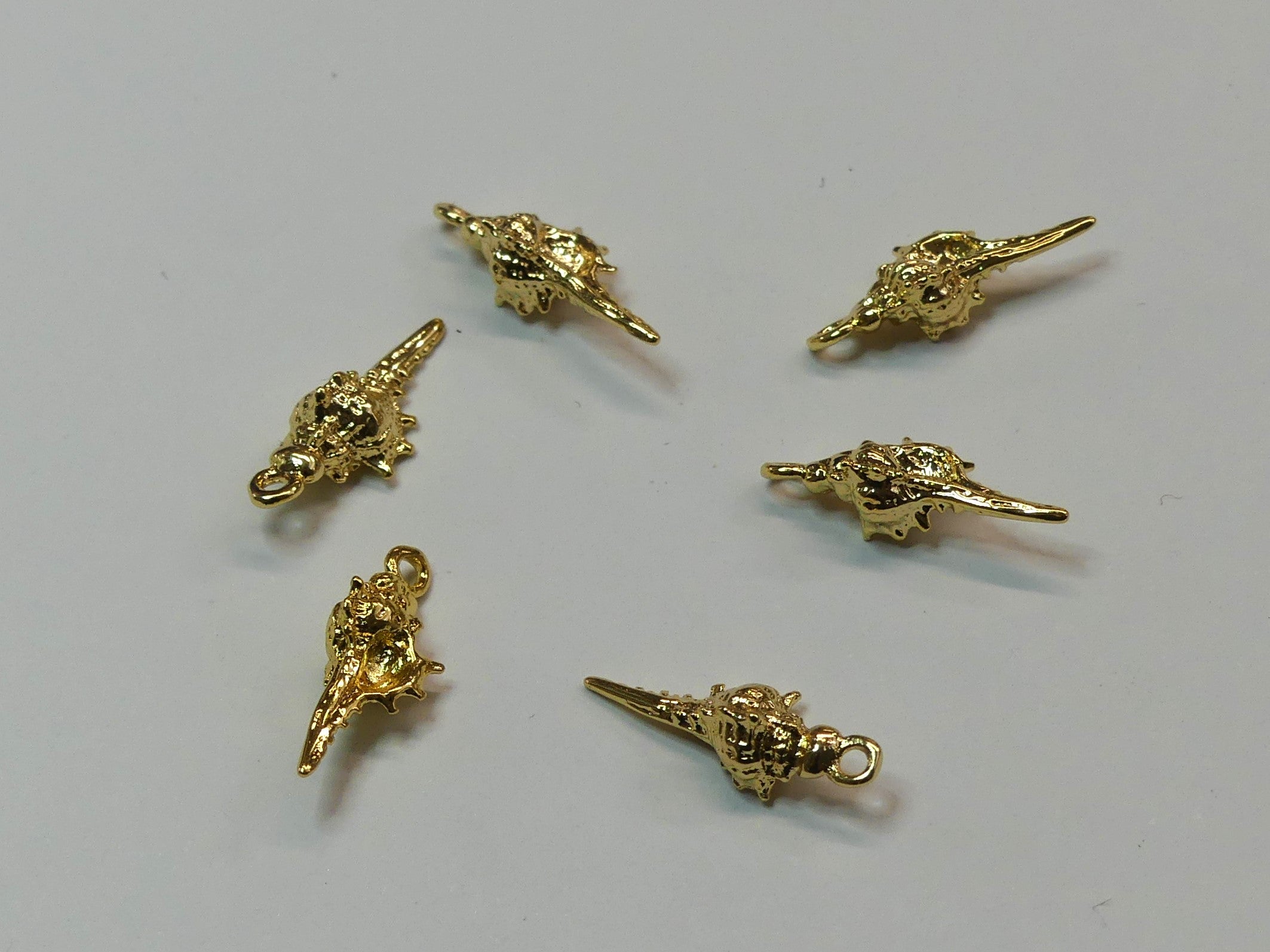 Pendentifs en laiton, coquillage en spirale, plaqué or 18K (1 pce)