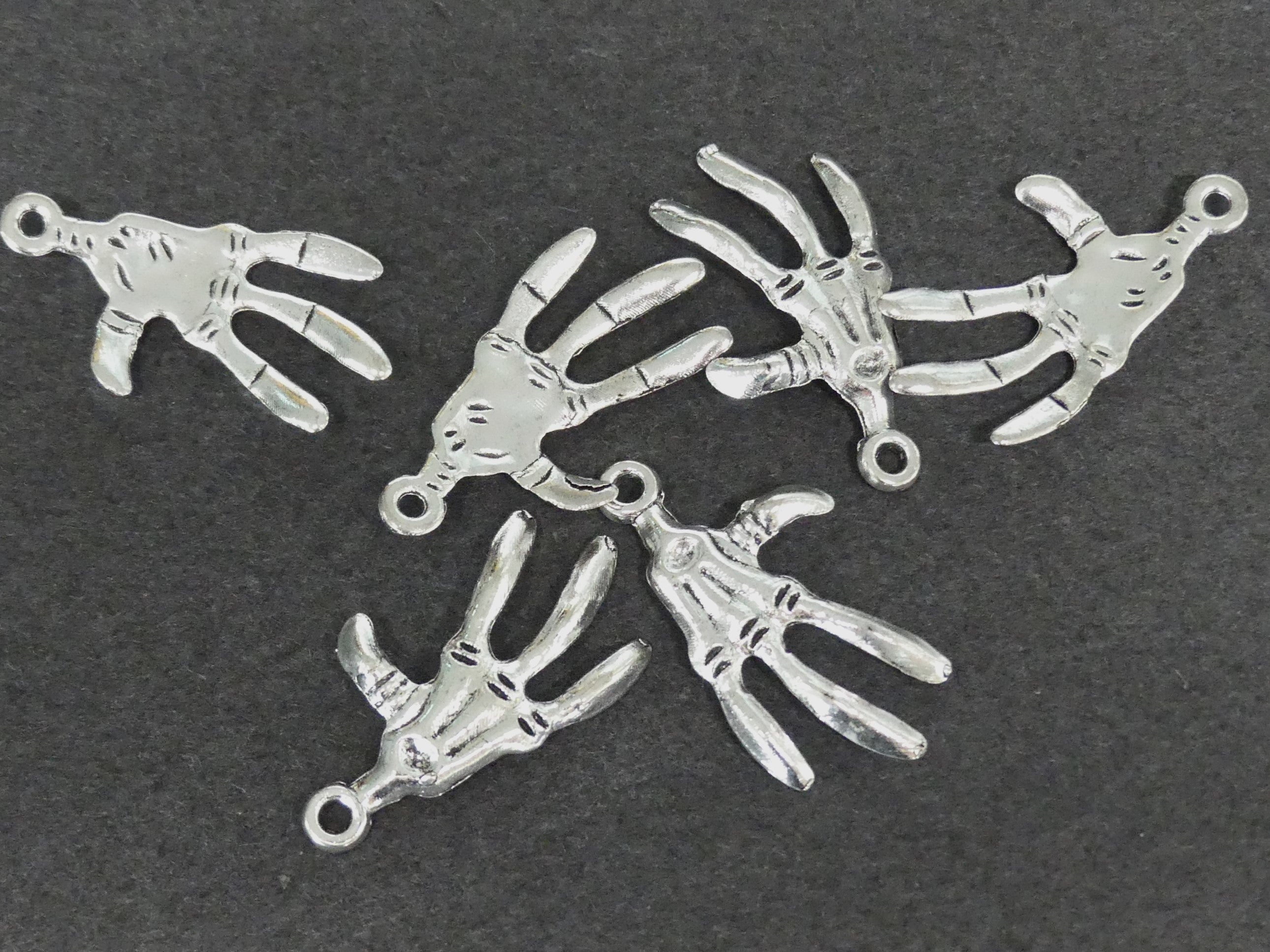 Pendentifs Halloween main squelette - Argent antique - 1 pièce