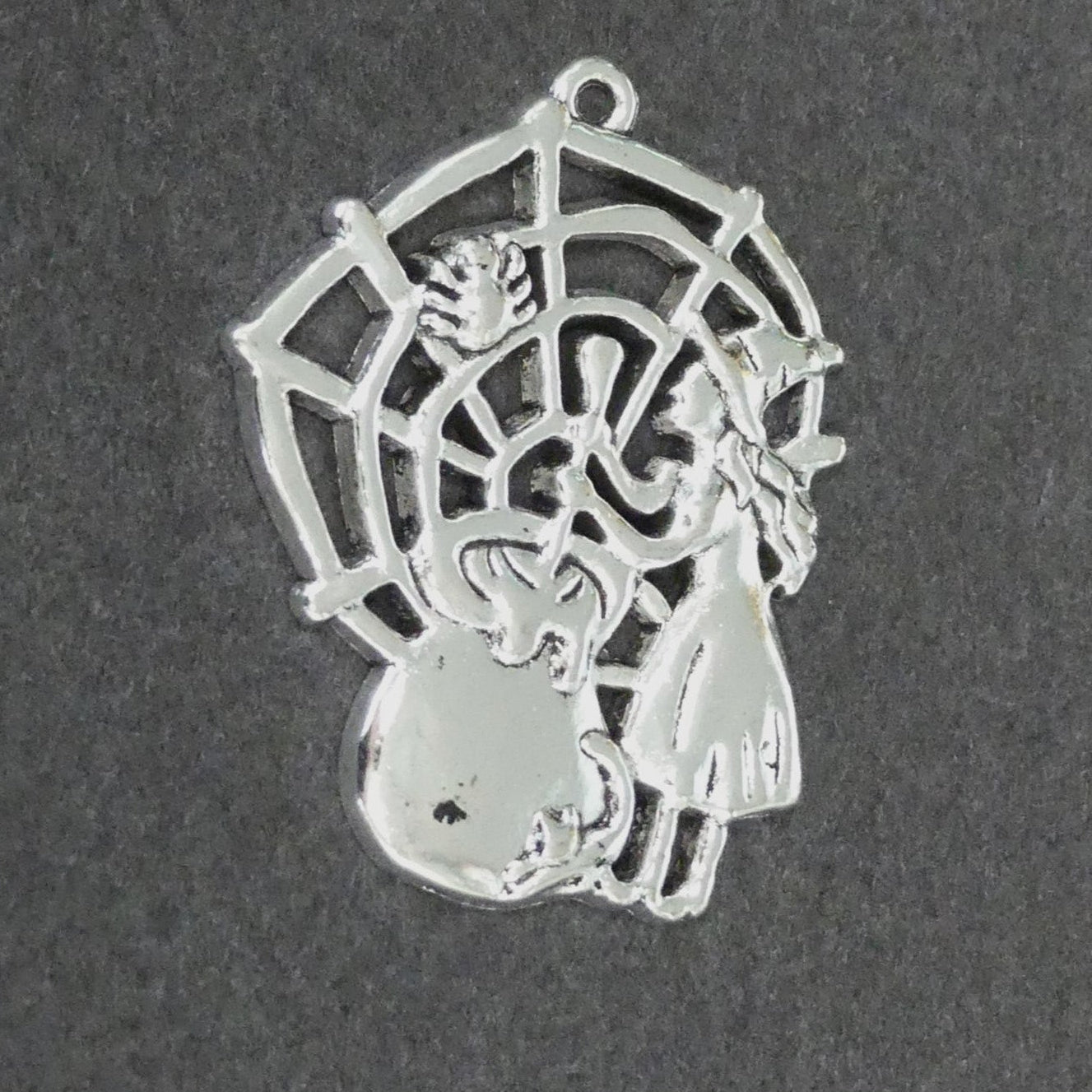 Pendentifs Halloween  "Toile d'araignée avec sorcière " - Argent antique - 1 pièce