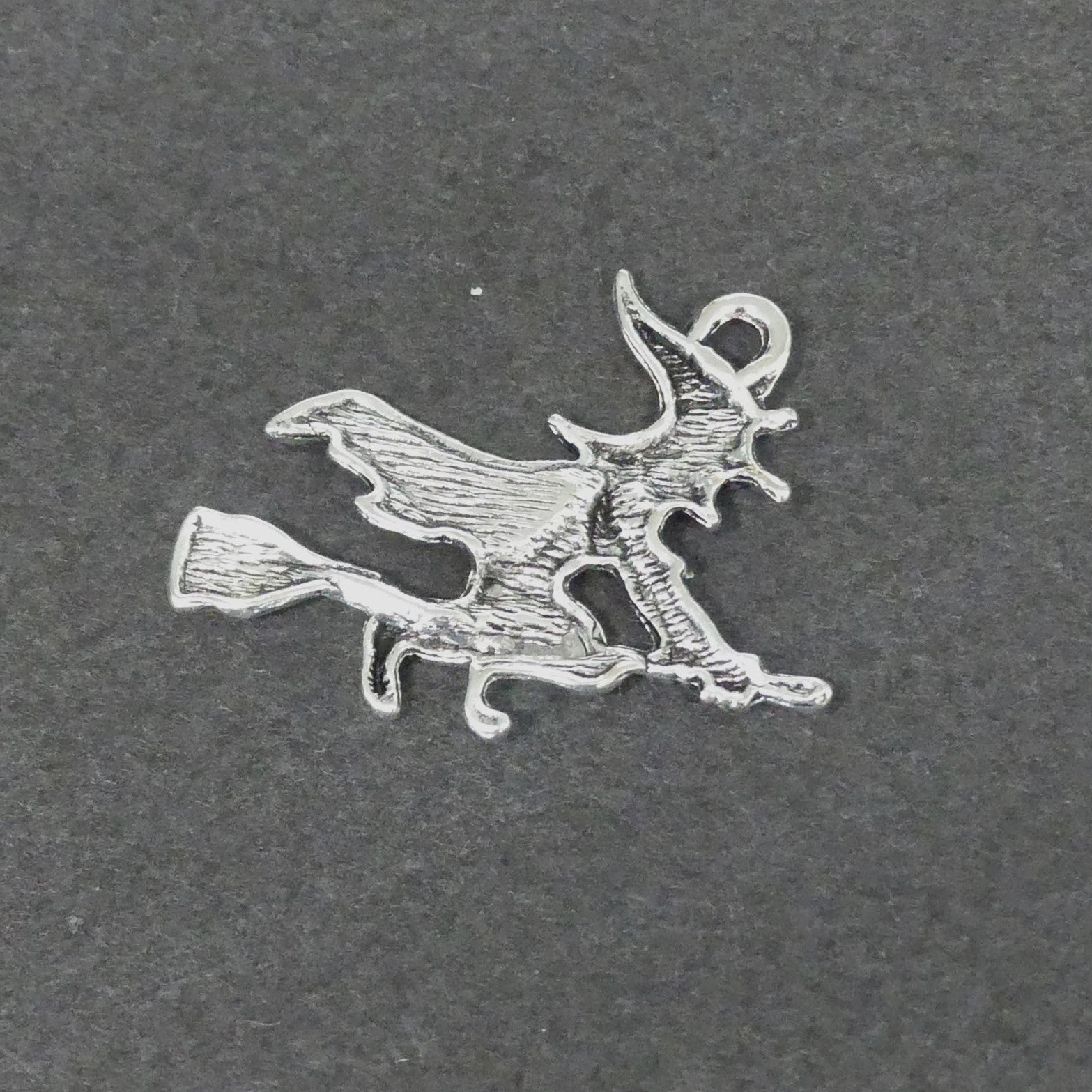 Pendentifs Halloween  "Sorcière " - Argent antique - 1 pièce