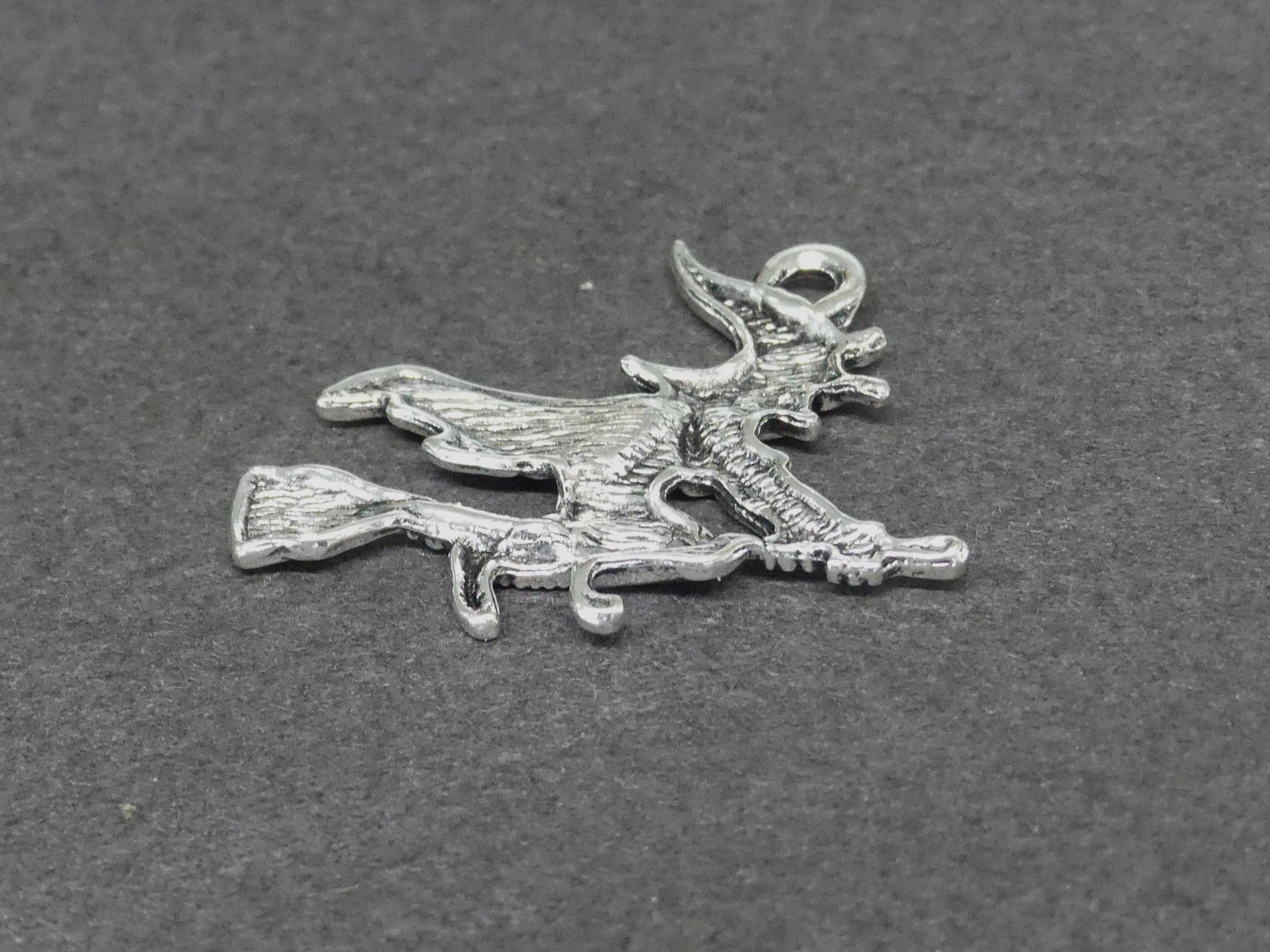 Pendentifs Halloween  "Sorcière " - Argent antique - 1 pièce