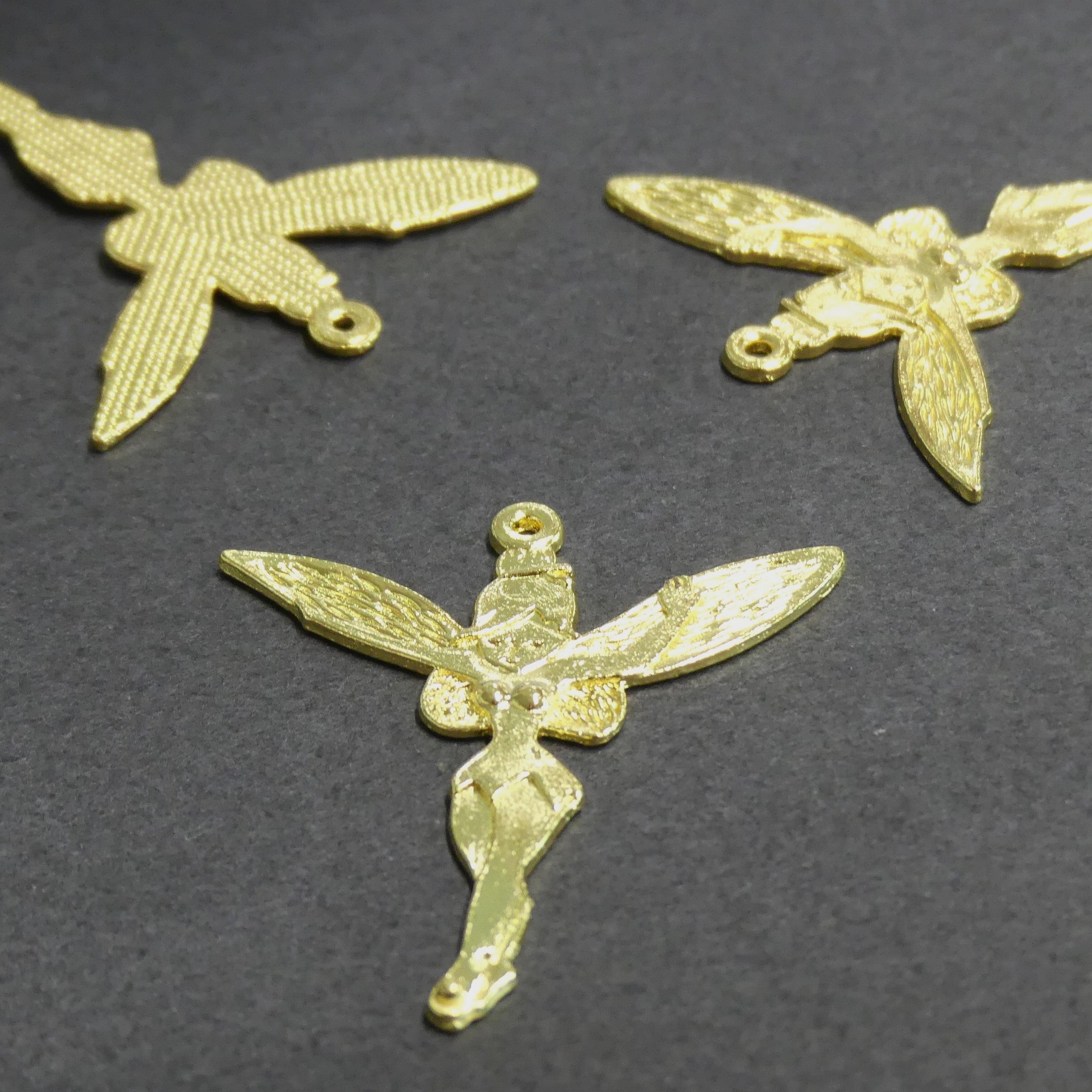 Pendentif fée Halloween en alliage de style tibétain. Sans plomb et sans cadmium - Doré (1 pce)