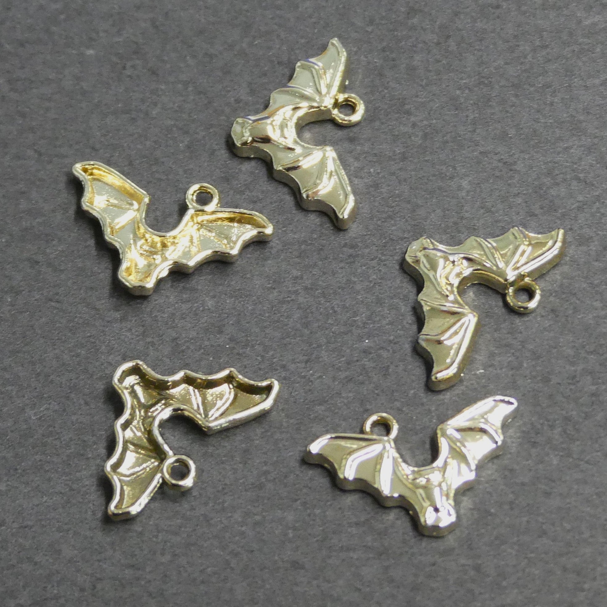 Pendentifs "chauves-souris "  en alliage  - Or Clair - 1pièce