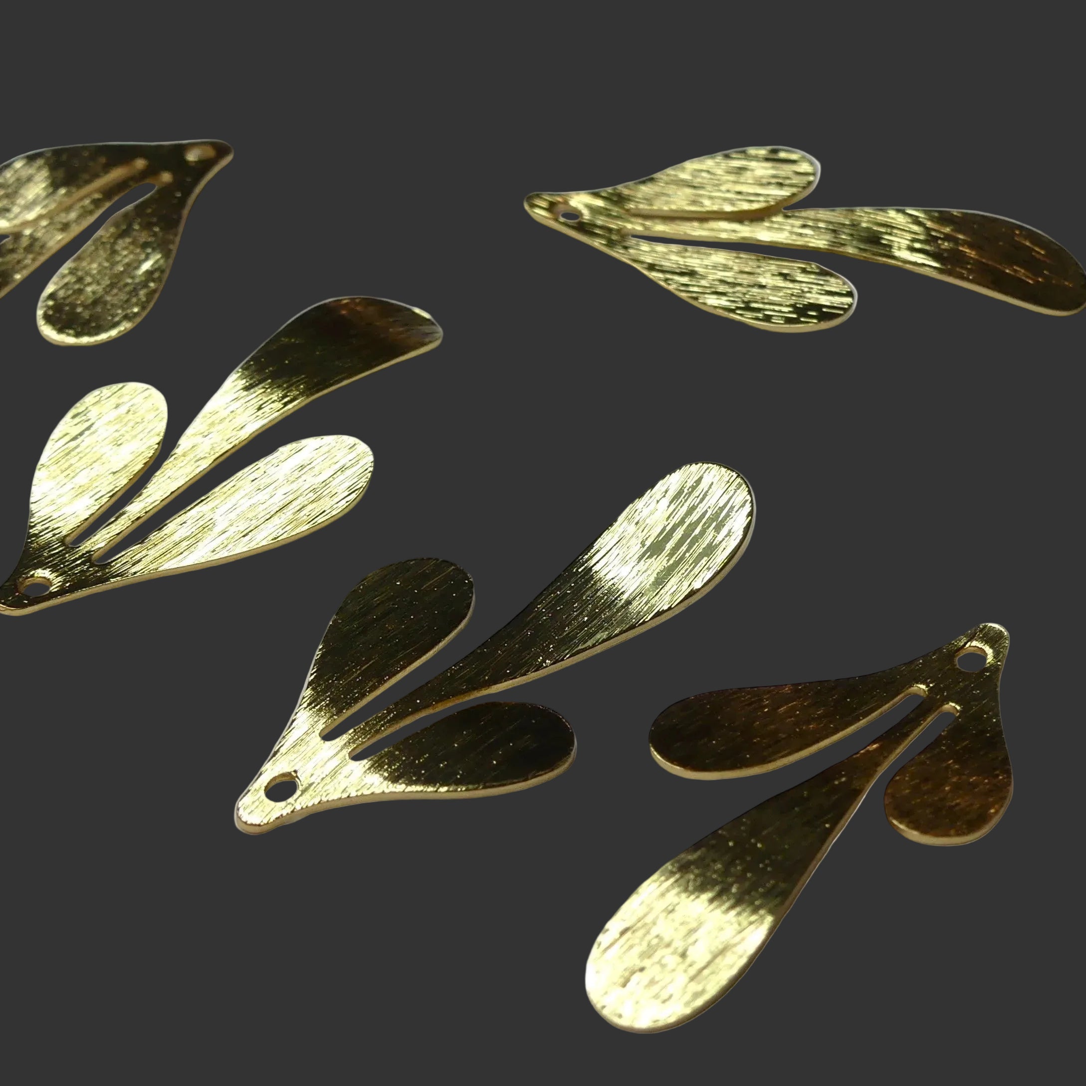 Pendentif feuille, plaqué or 18k (1 pce)