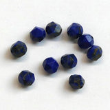 Perles en turquoise avec ligne or synthétique, taillées à facettes - (10 pces)