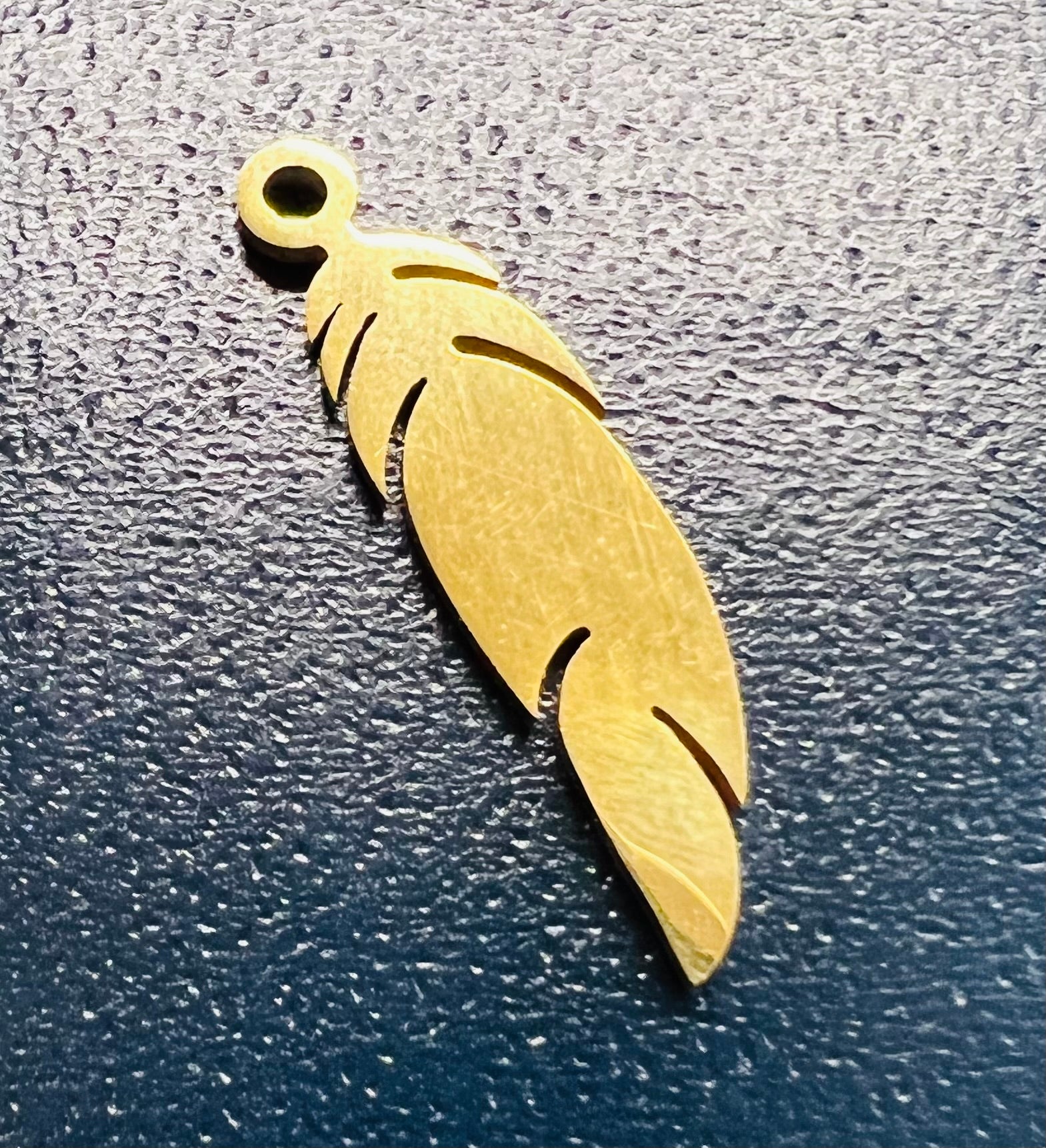Pendentif plume dorée - Acier inoxydable 201 (1pce)