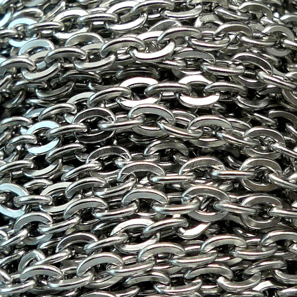 Chaîne en acier inoxydable plaquée argent brillant 4 x 3.3 mm (au mètre)