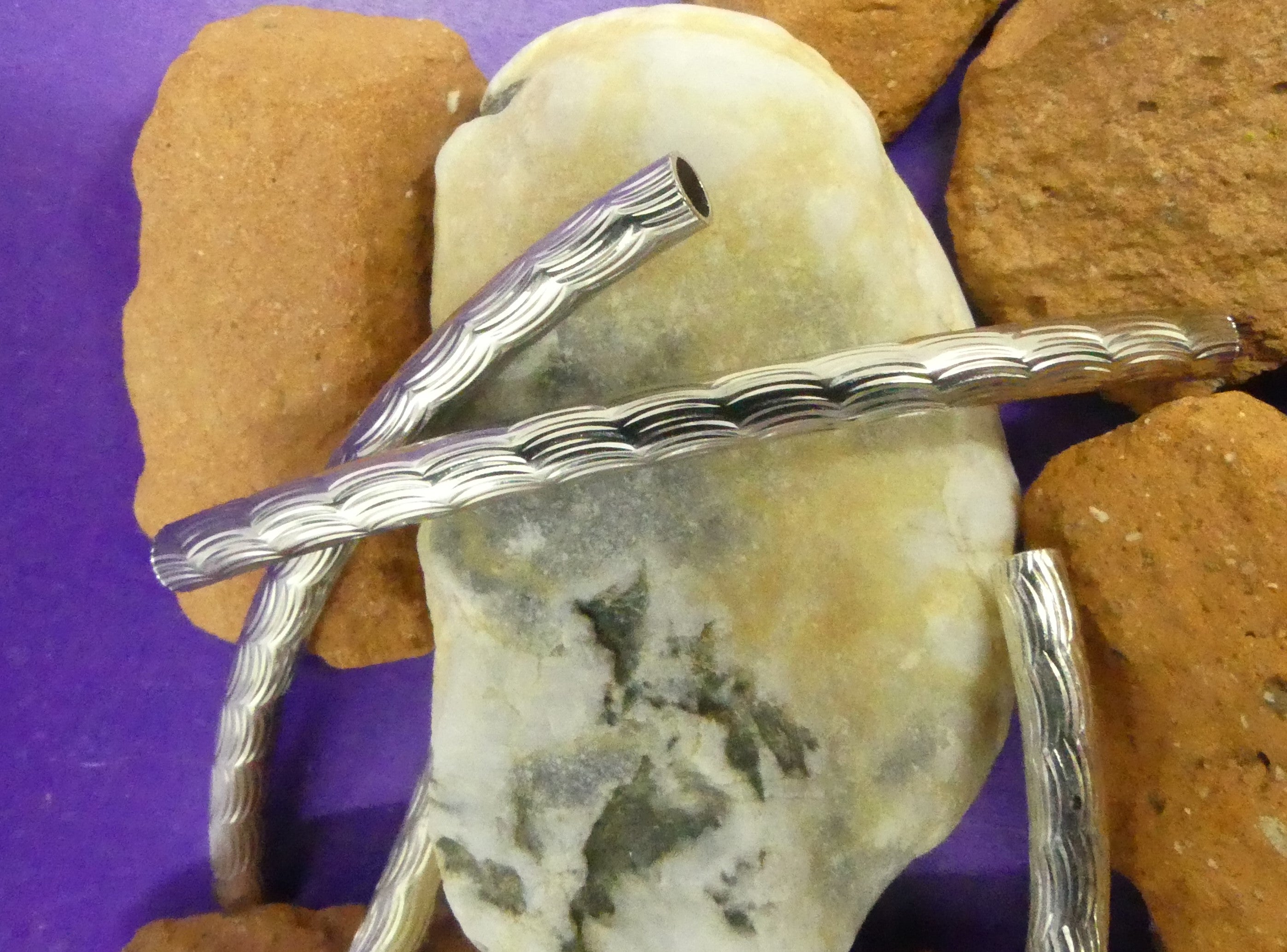 Tube courbé en laiton argenté strié 40 mm (2 pces)