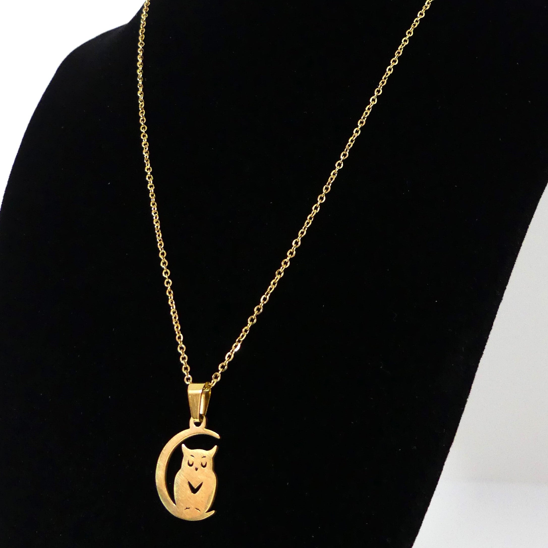 Collier avec pendentif en acier inoxydable, Halloween, hibou avec lune, doré (1 pce)