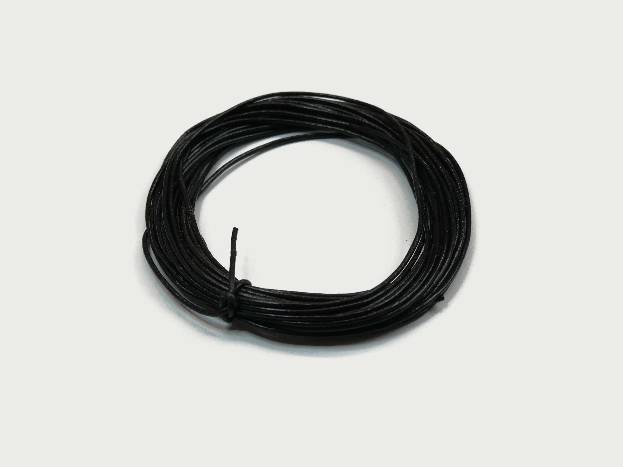 Cordon en cuir indien noir de 5 mètres - (1 pièce)