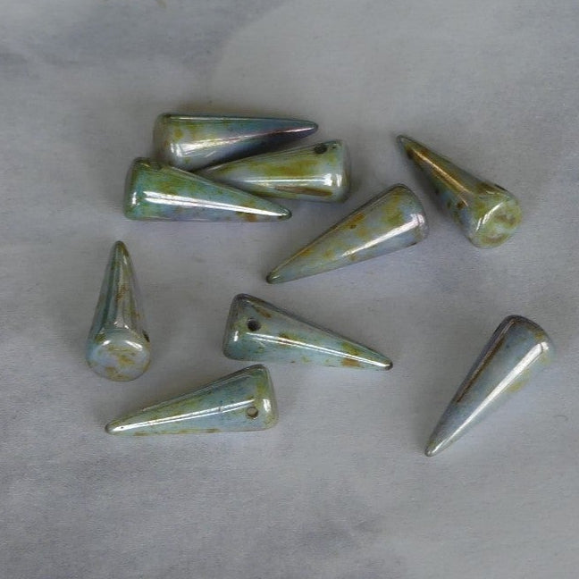 Perle Pointe en verre pressé - Bleu ciel irisé vert - 1pce