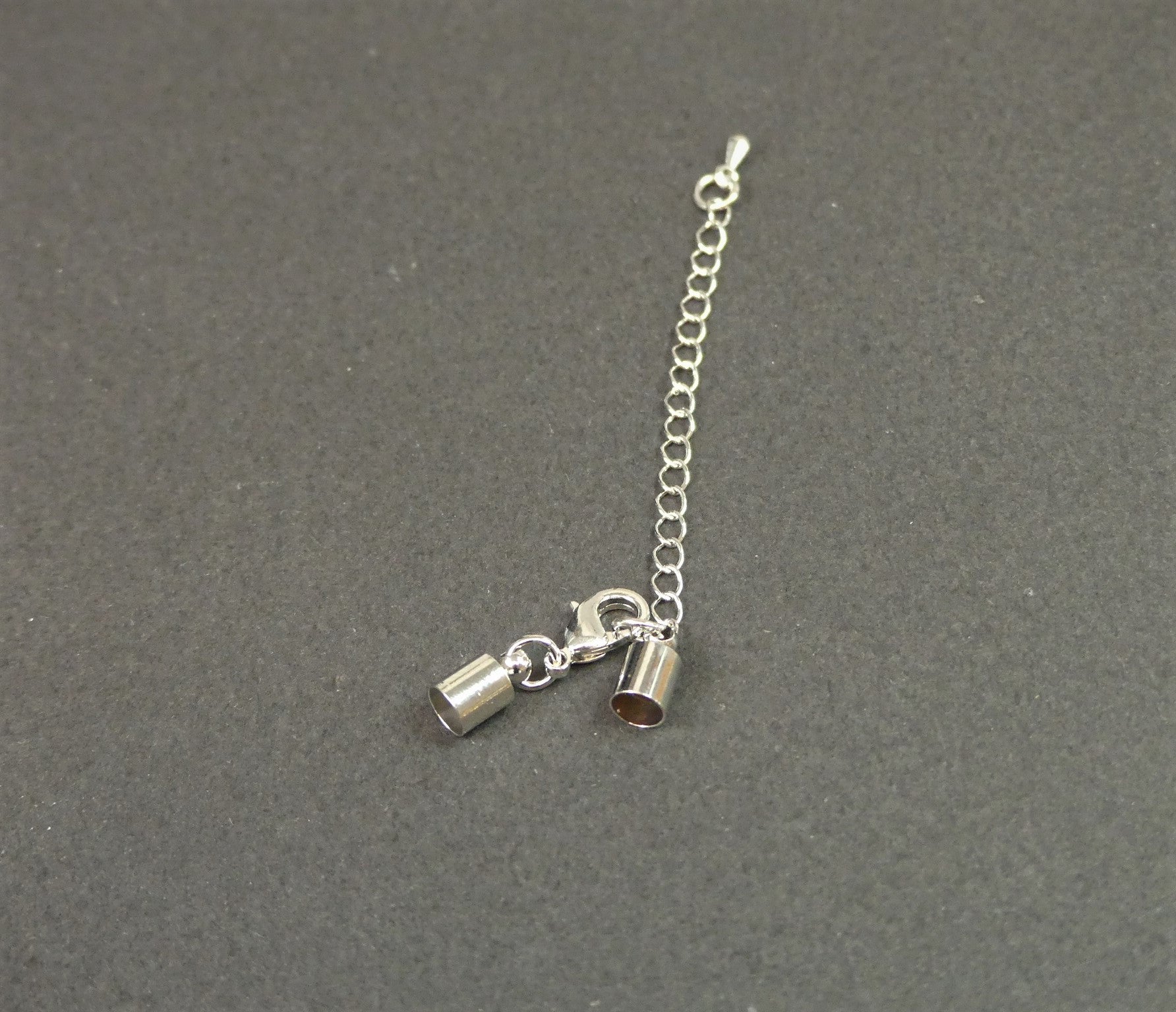 Rallonge de chaîne en fer, avec fermoirs mousqueton et embouts de cordon en laiton(Vendu par 1 pce)