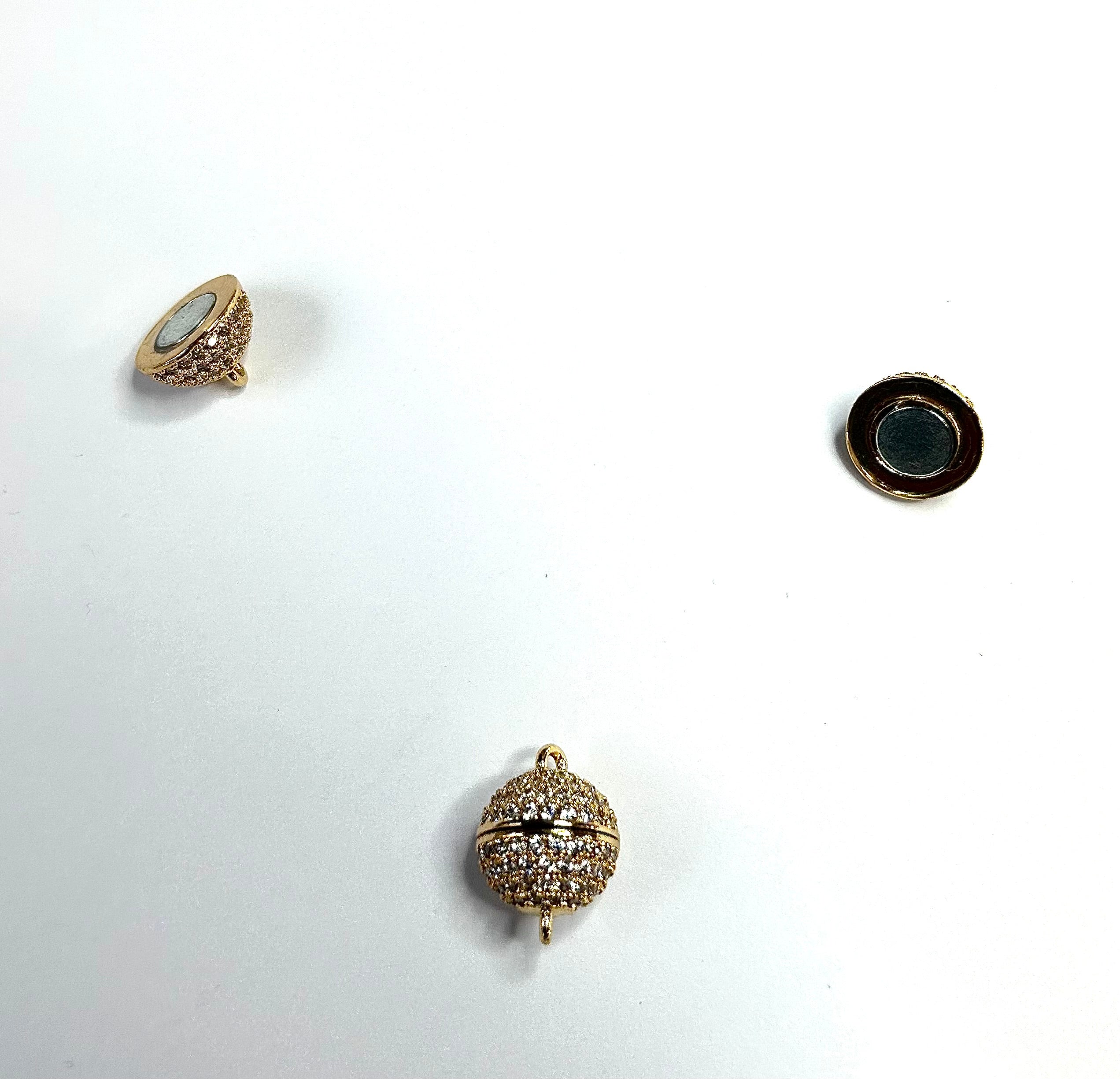 Fermoir magnétique en laiton avec zircone cubique (1 pce)