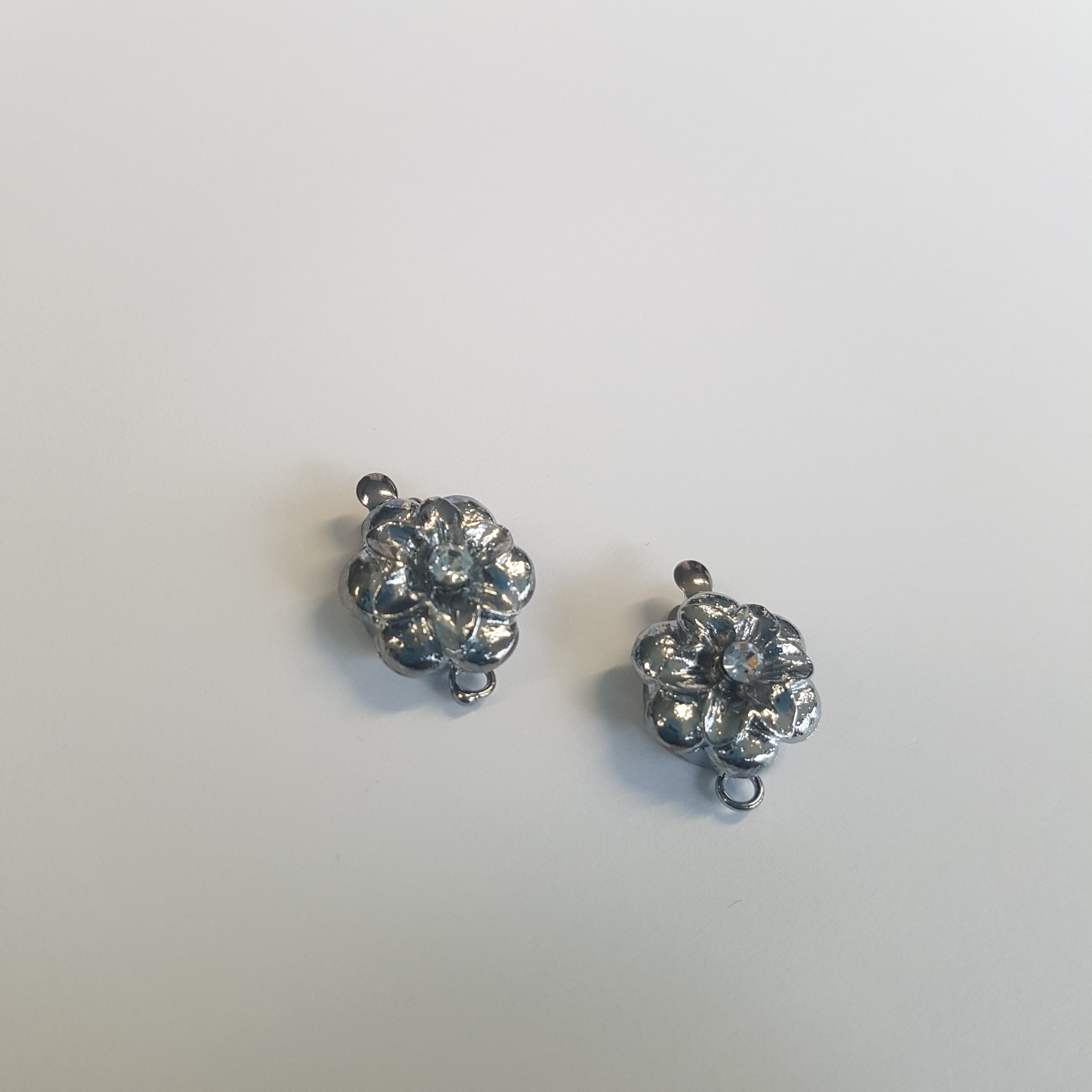 Fermoir Clip argenté - fleur avec zircone (1pce)