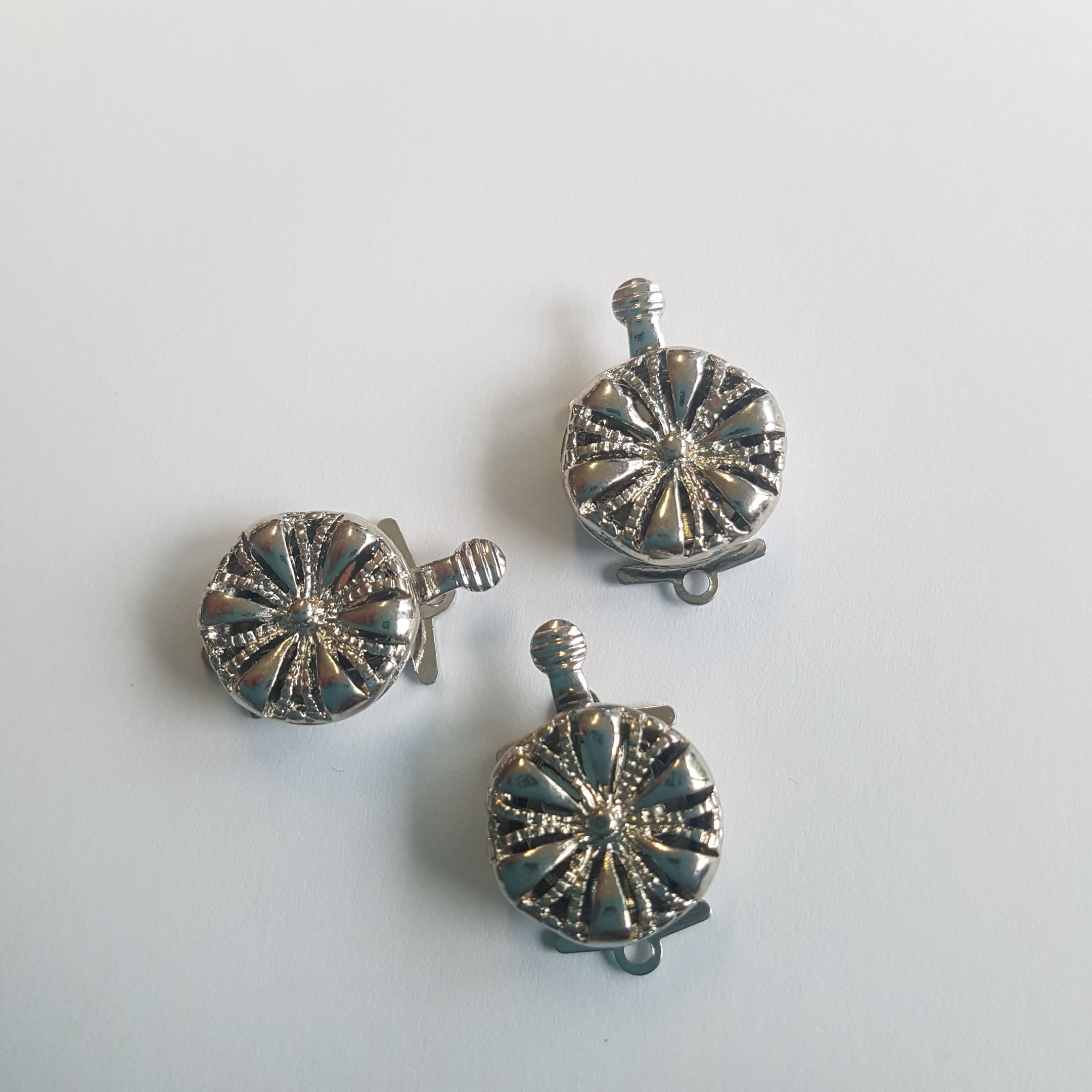 Fermoir Clip argenté - Motif fleur (1 pce)