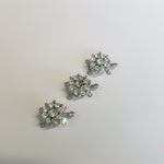 Fermoir Clip argenté - motif fleur avec strasse (1 pce)