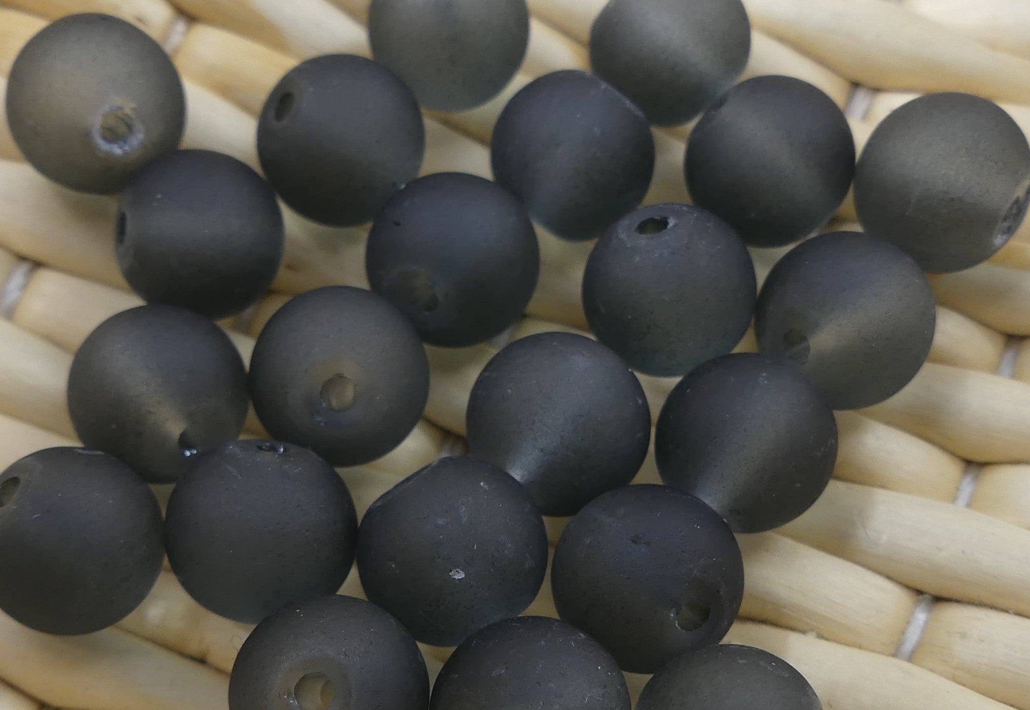 Perle de verre ronde givrée transparente 8 - Gris (10pces)