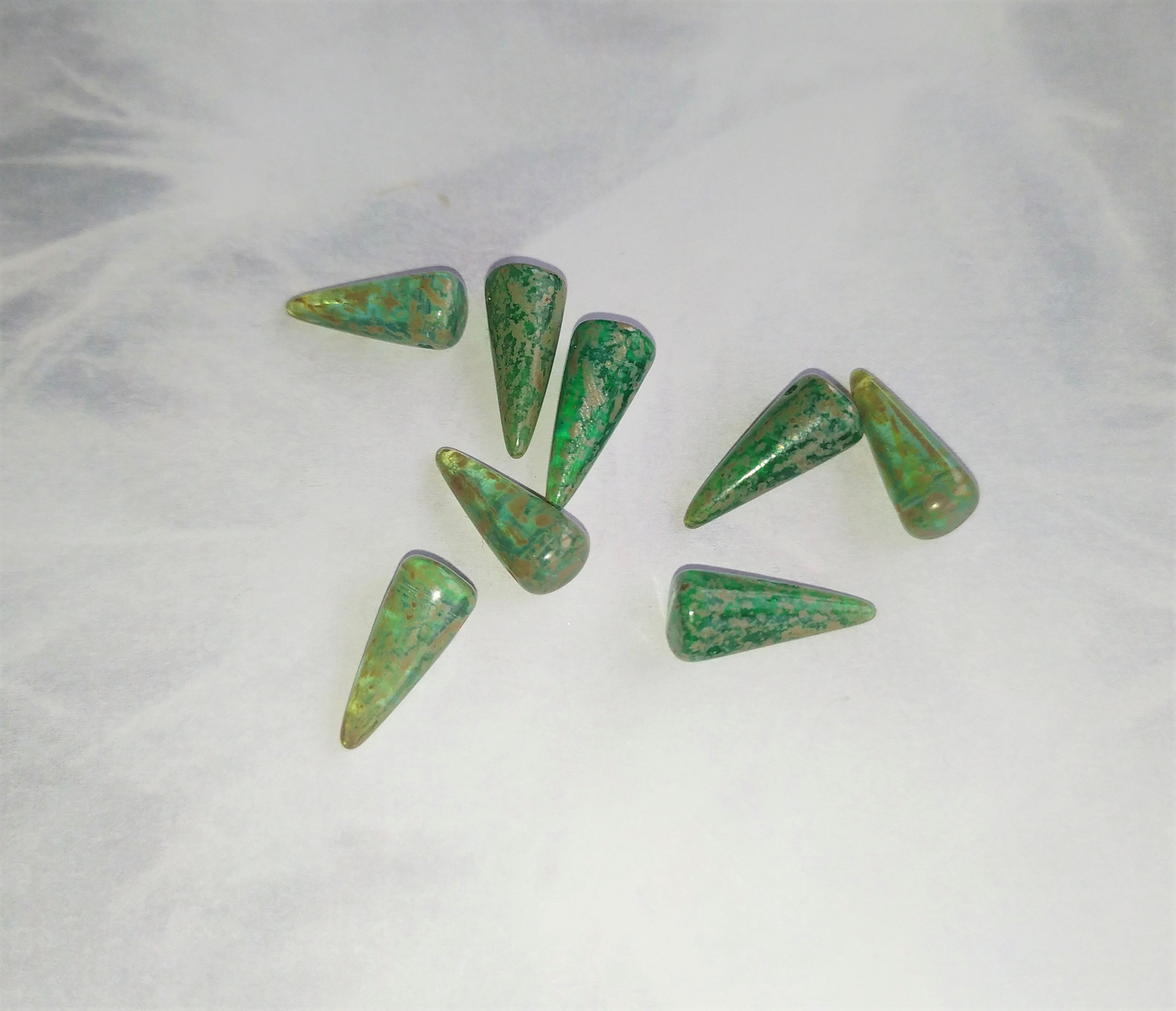 Perle Pointe en verre pressé - Vert Picasso - 1 pce