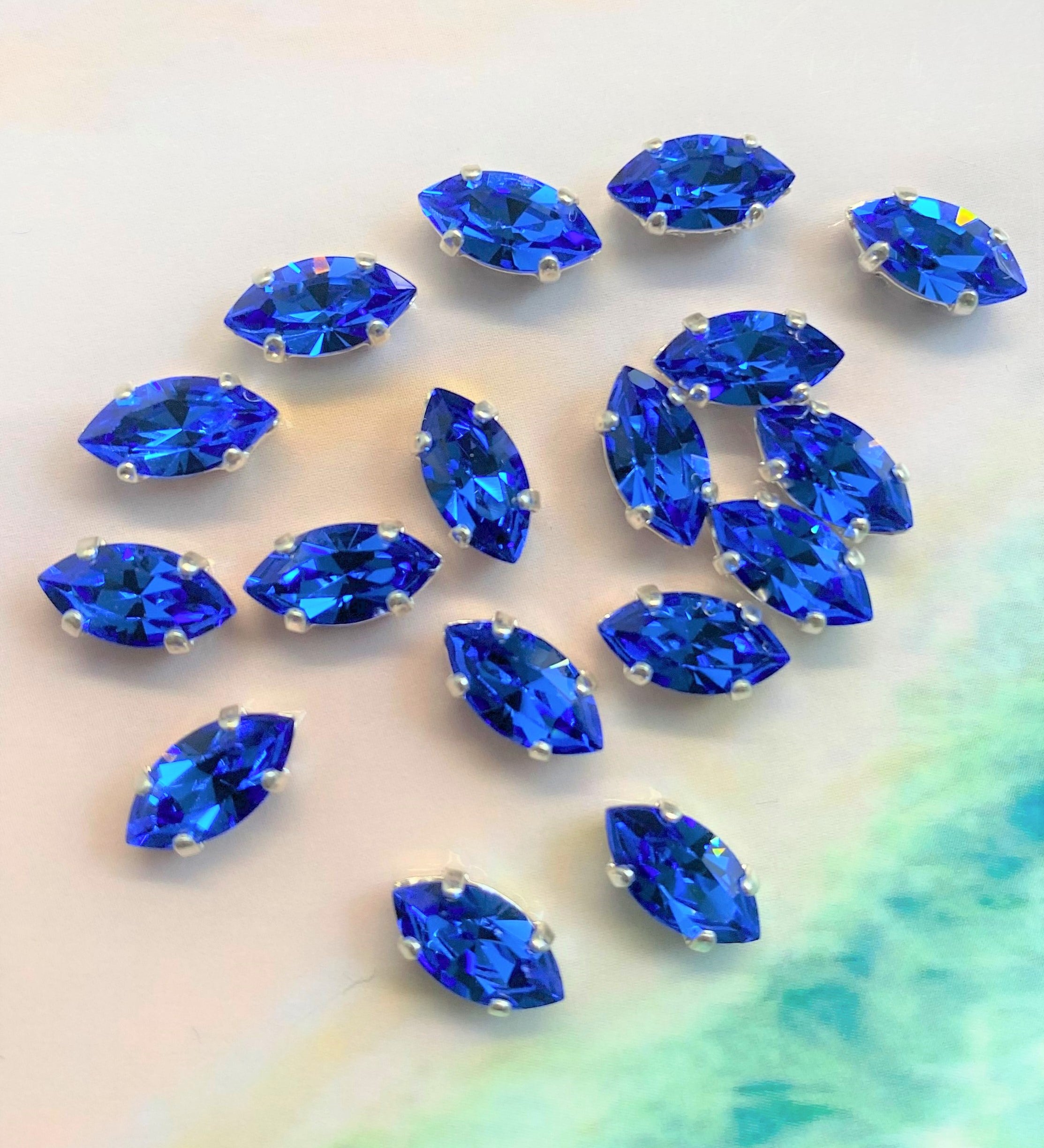 Navette montée 10 x 5 mm - Saphir  (1 pce)