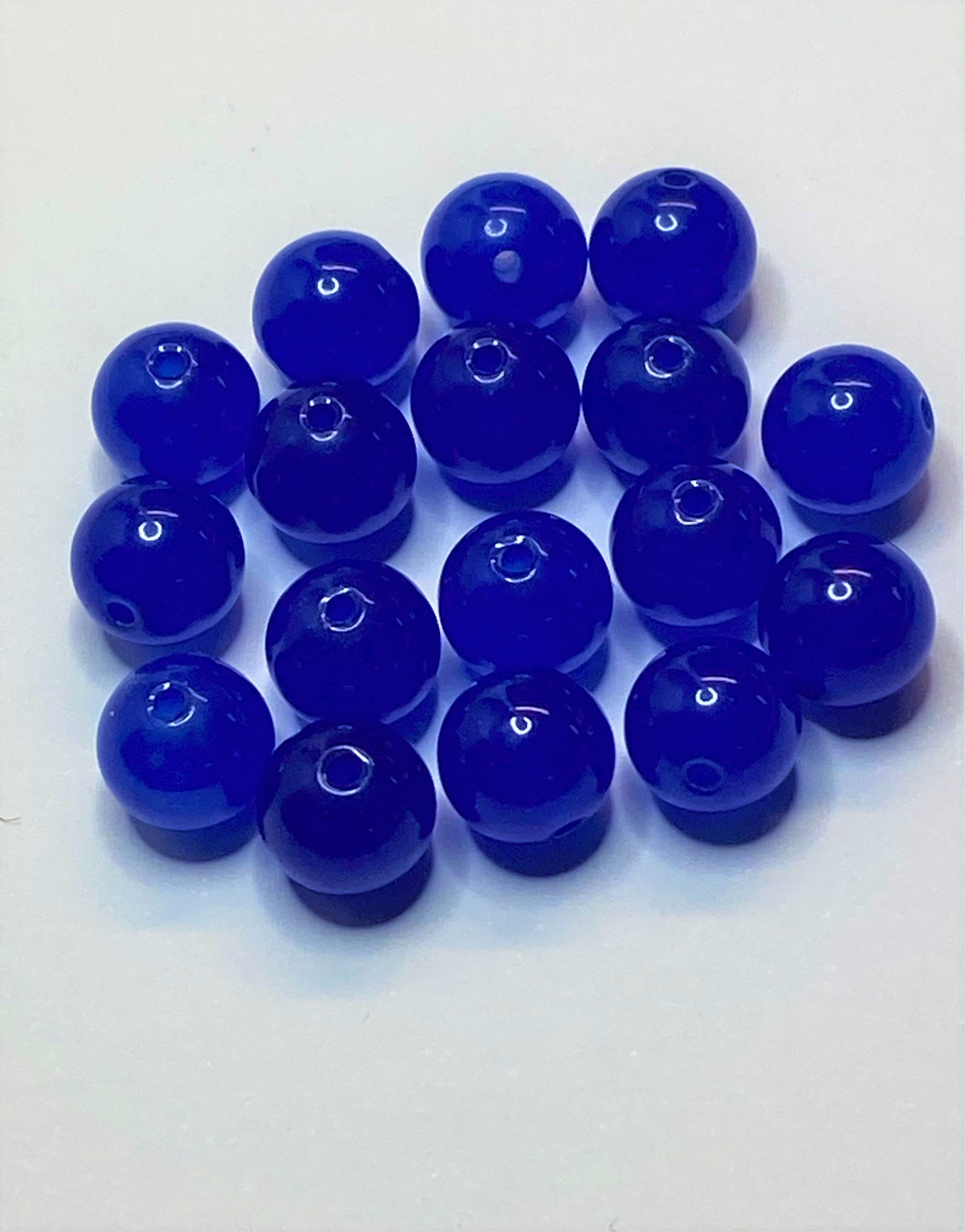 Ronde 8 - Jade blanc naturel, teinte, bleu foncé (10pces) 