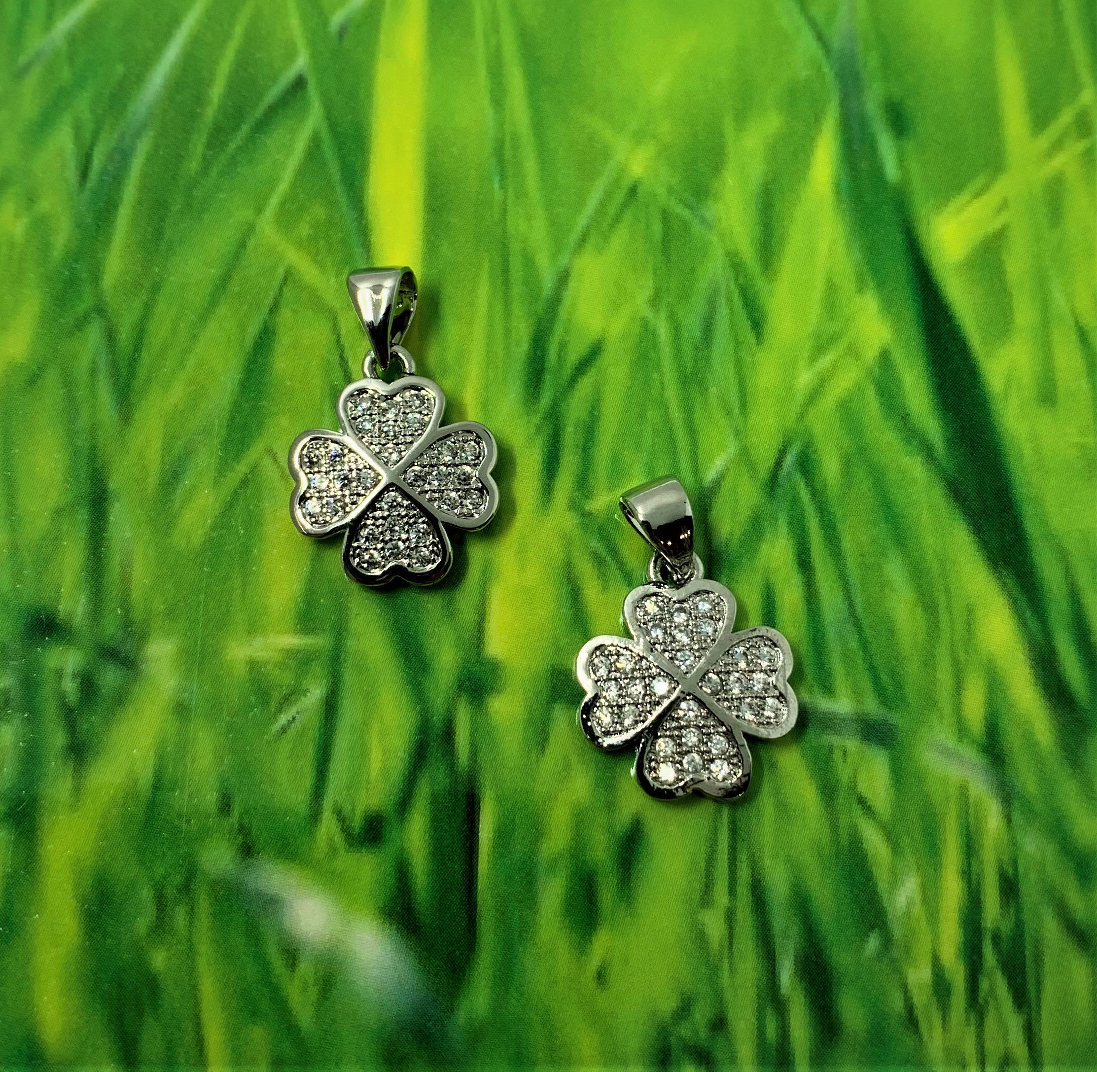 Charms - Trèfle zircons (1 pce)