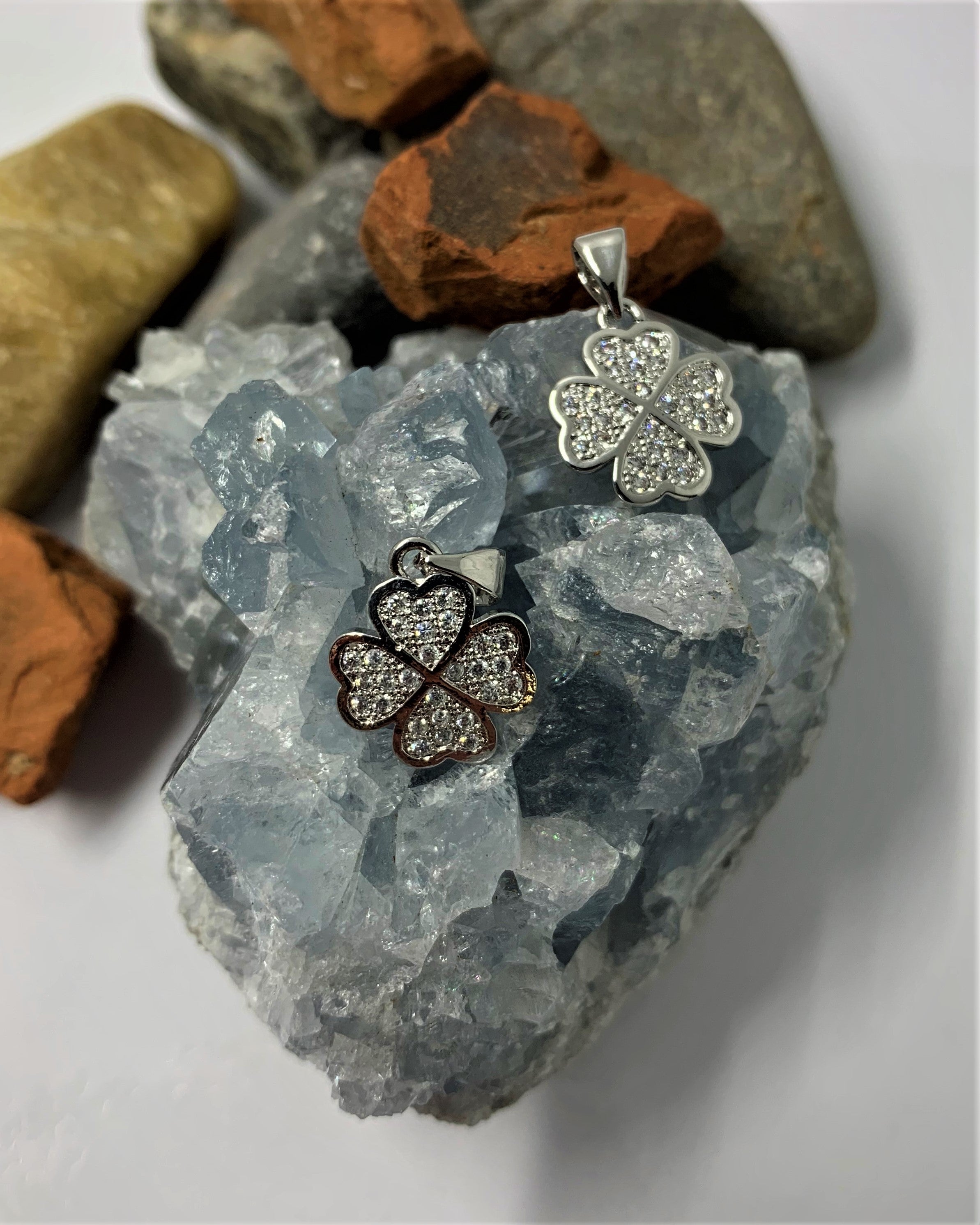 Charms - Trèfle zircons (1 pce)