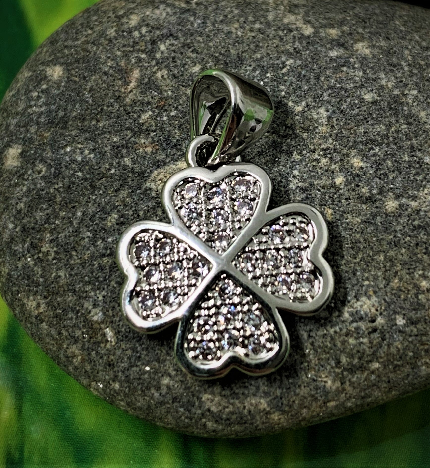 Charms - Trèfle zircons (1 pce)