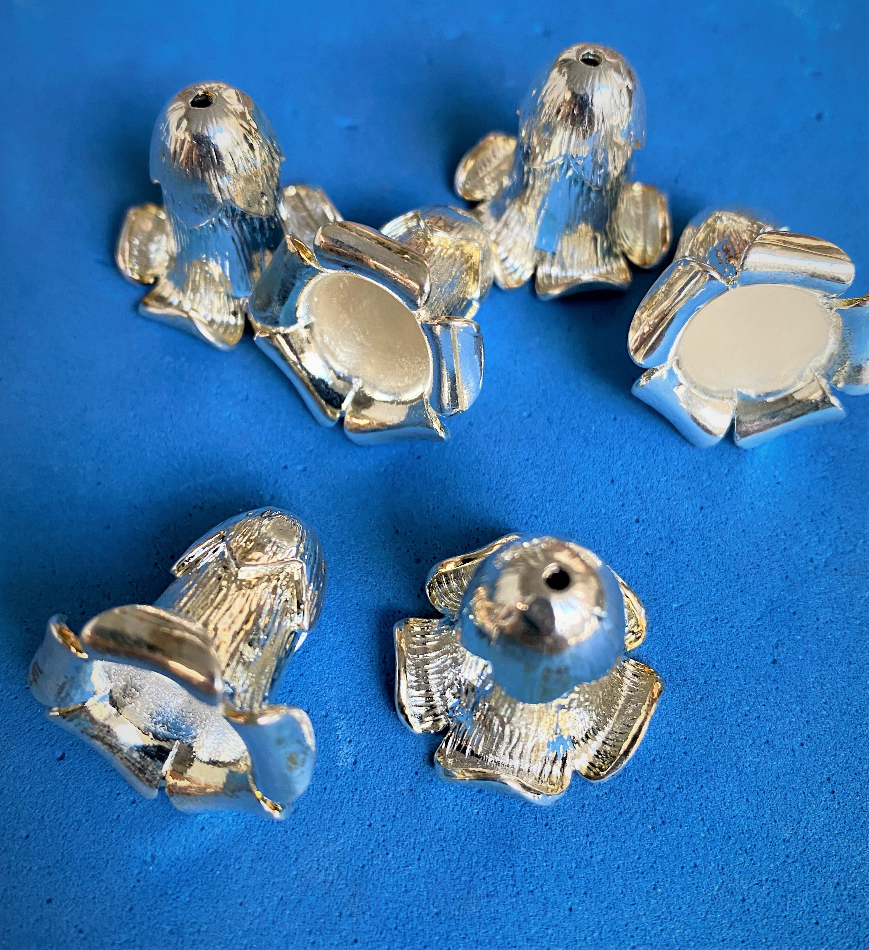 Couvre-Perle fleur 20 mm argenté (à la pièce)