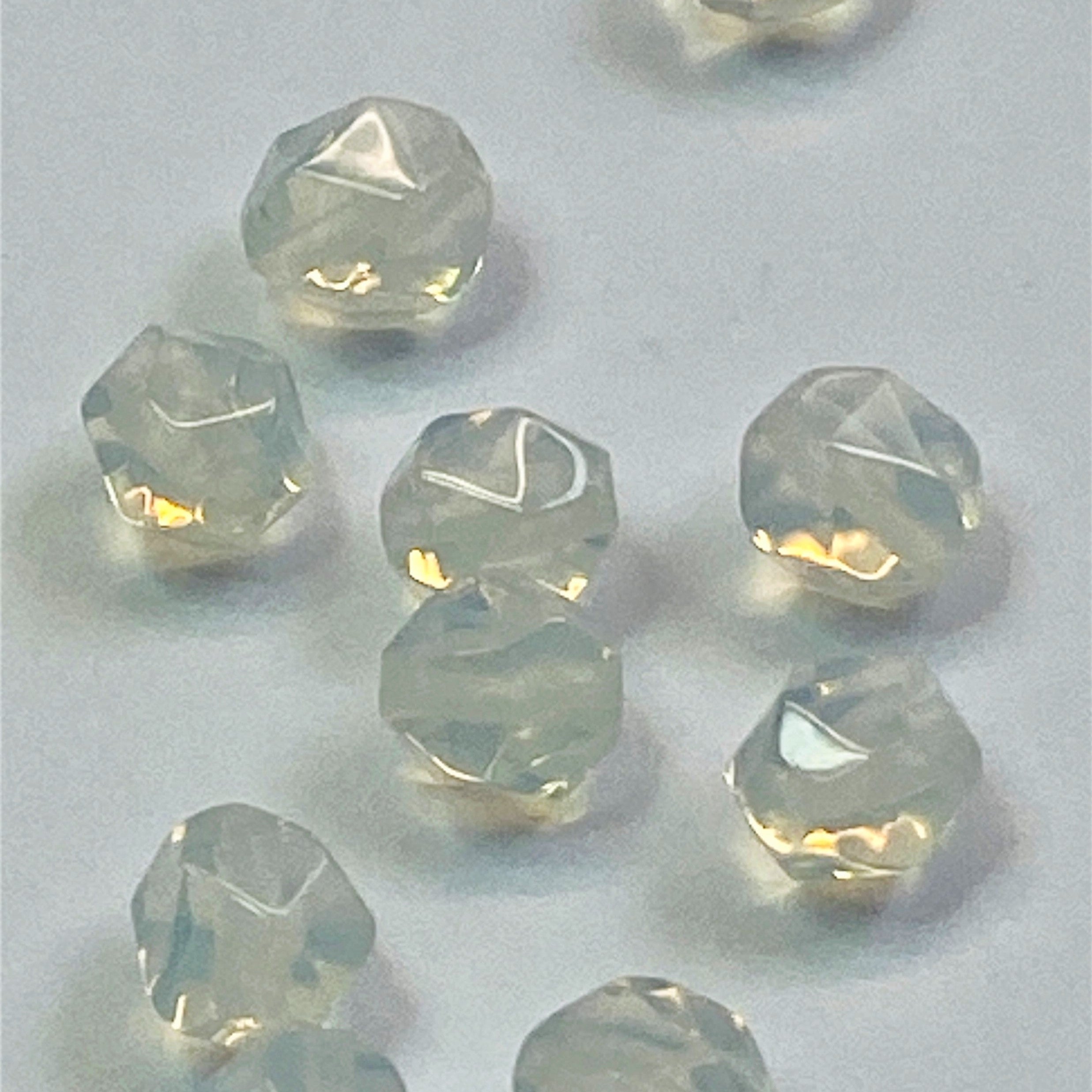 Perles d'opalite, taillées à facettes - (10 pces)