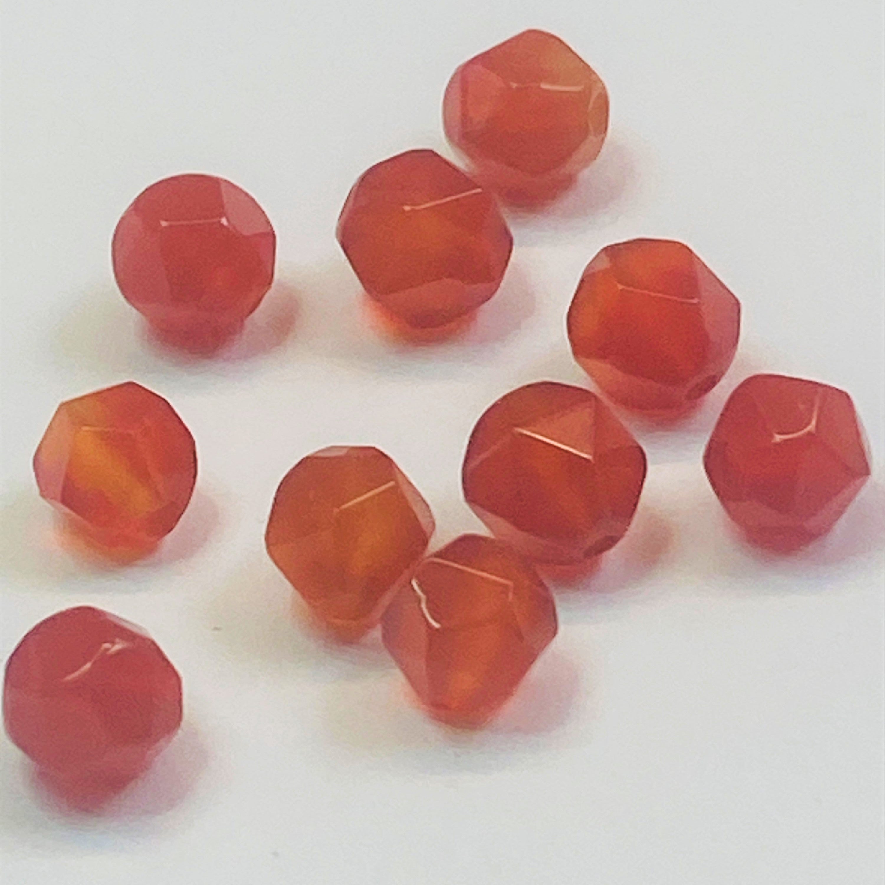 Perles de cornaline naturelle, teintées et taillées à facettes - (10 pces)