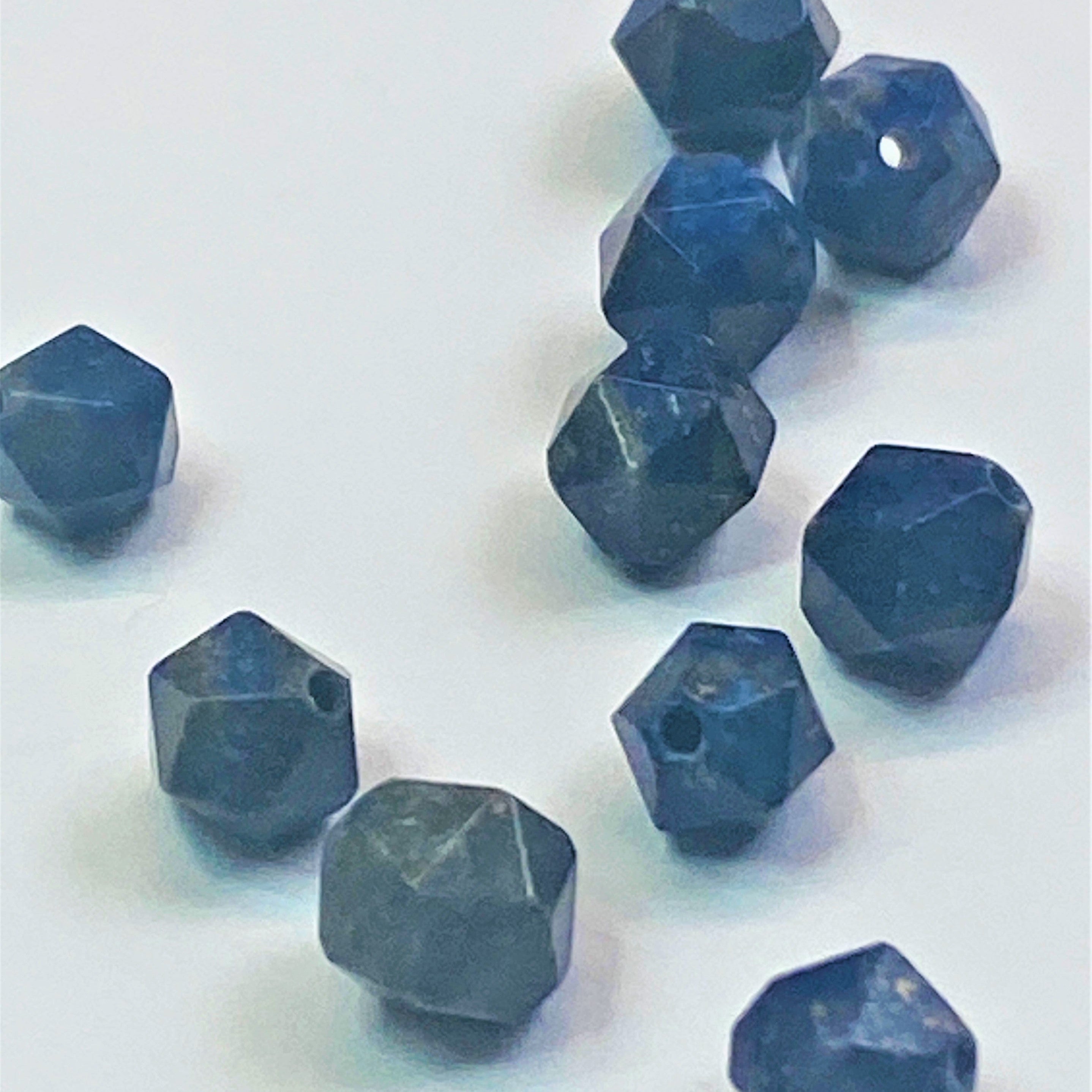 Perles de lapis-lazuli naturel, taillées à facettes - (10 pces)