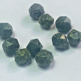 Perles de pierre de serpentine naturelle, taillées à facettes - (10pces)