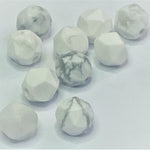 Perles en howlite naturelle, taillées à facettes - (10 pces)