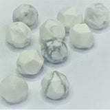 Perles en howlite naturelle, taillées à facettes - (10 pces)