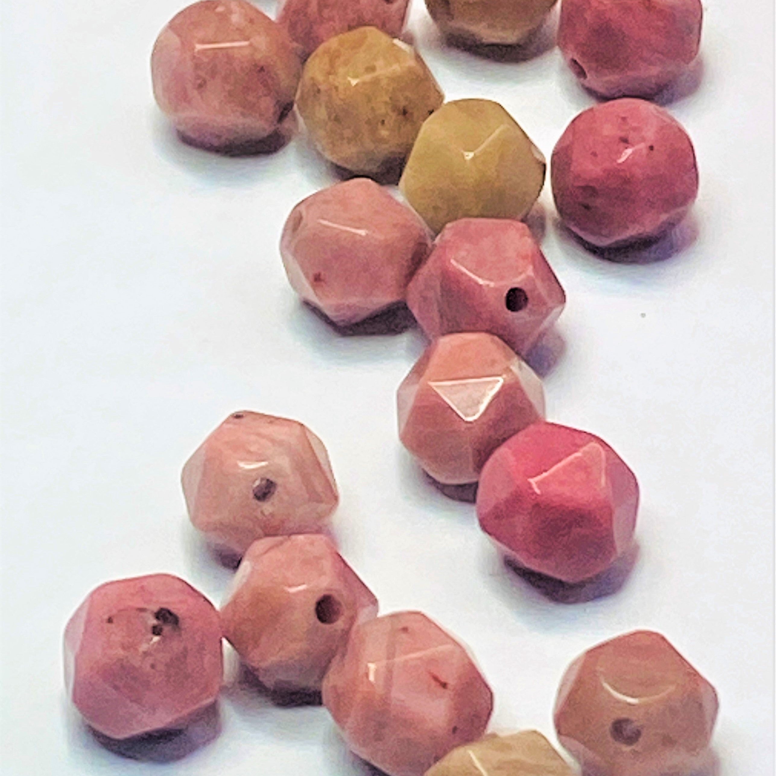 Perles de rhodonite naturelle, taillées à facettes - (10pces)