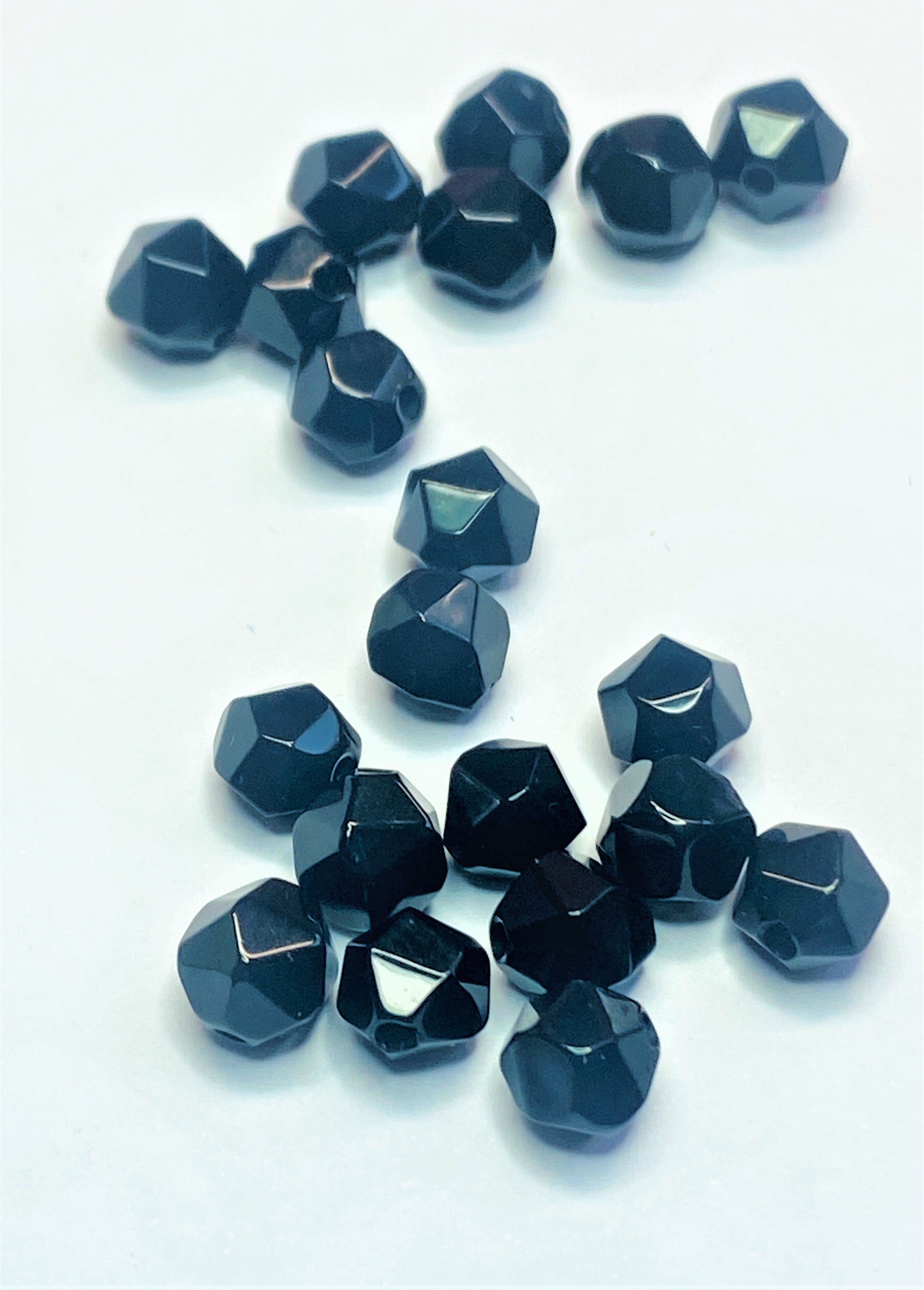 Perles d'onyx noir naturel, taillées et à facettes - (10 pces)