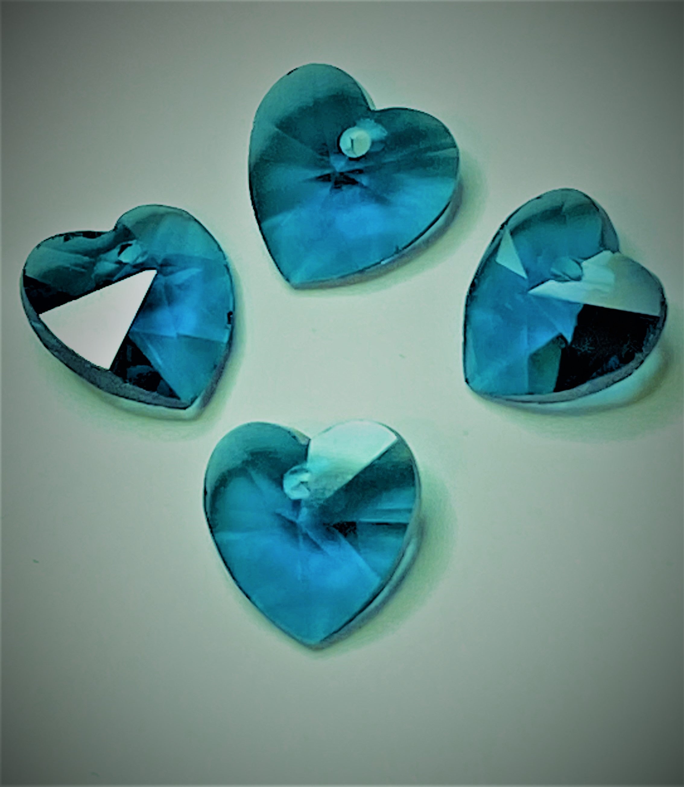 Coeur de verre à facettes Turquoise   (2 pces)