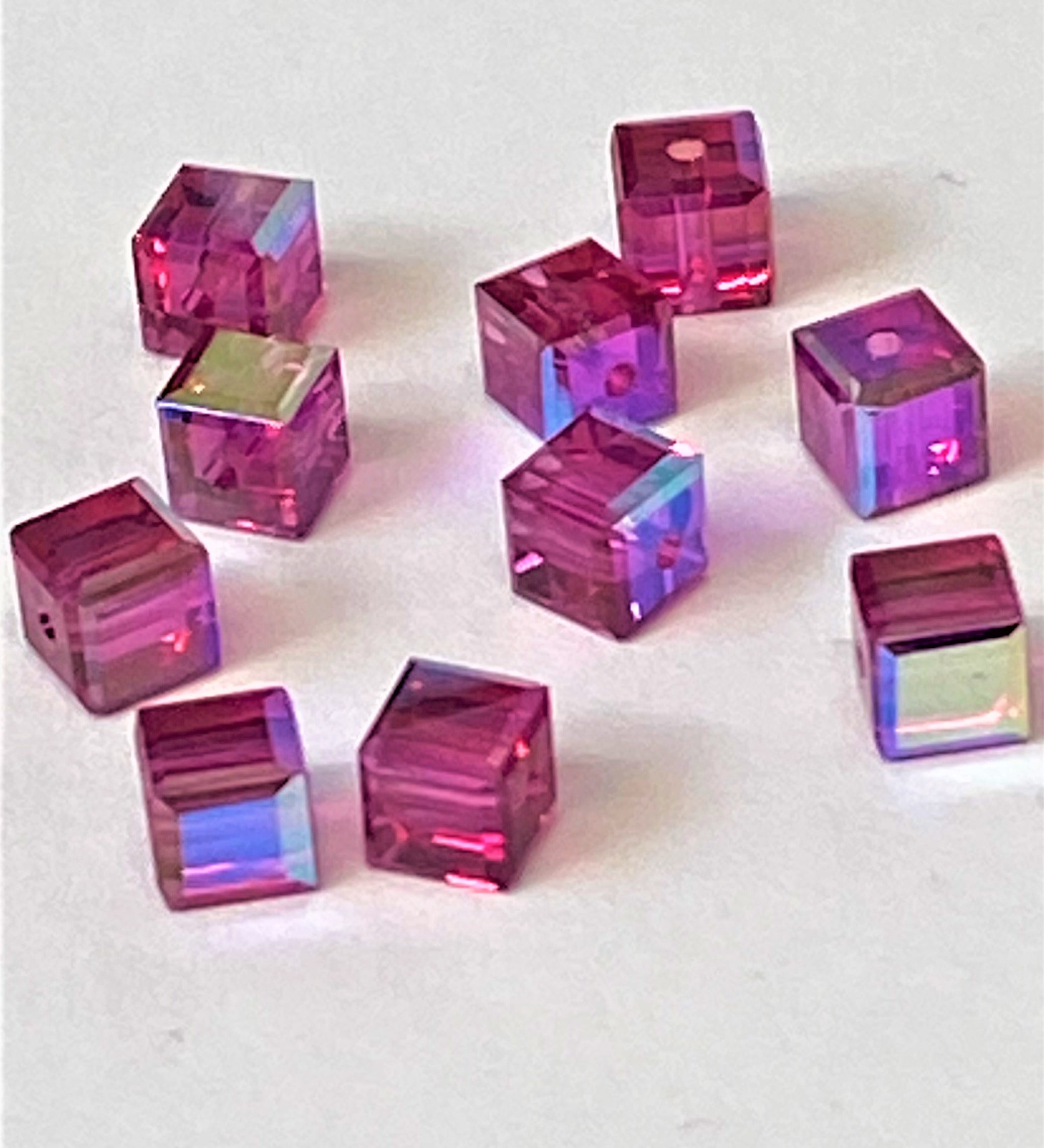 Cube 4 mm , Fuschia AB ( 5 pces)
