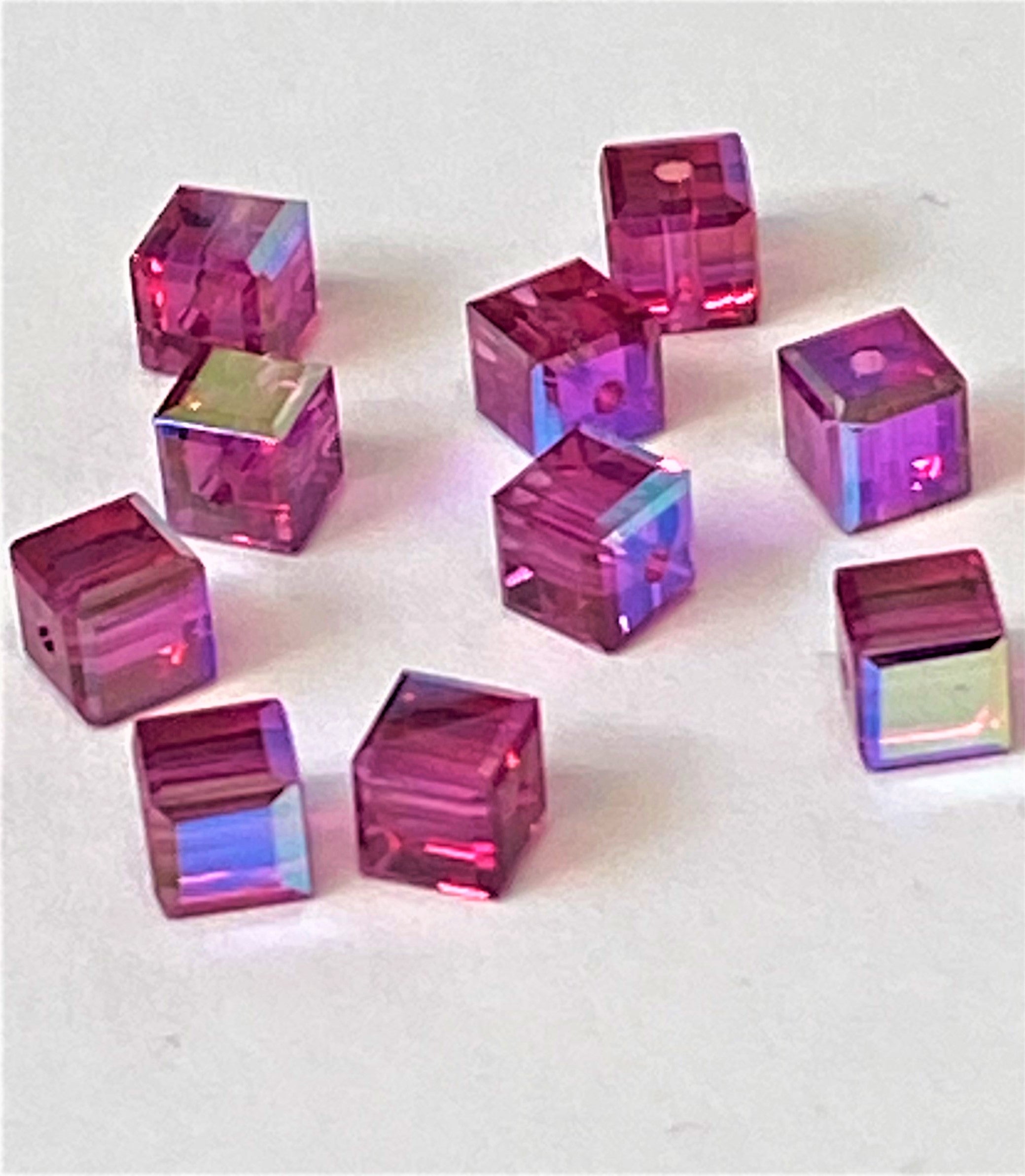 Cube 4 mm , Fuschia AB ( 5 pces)