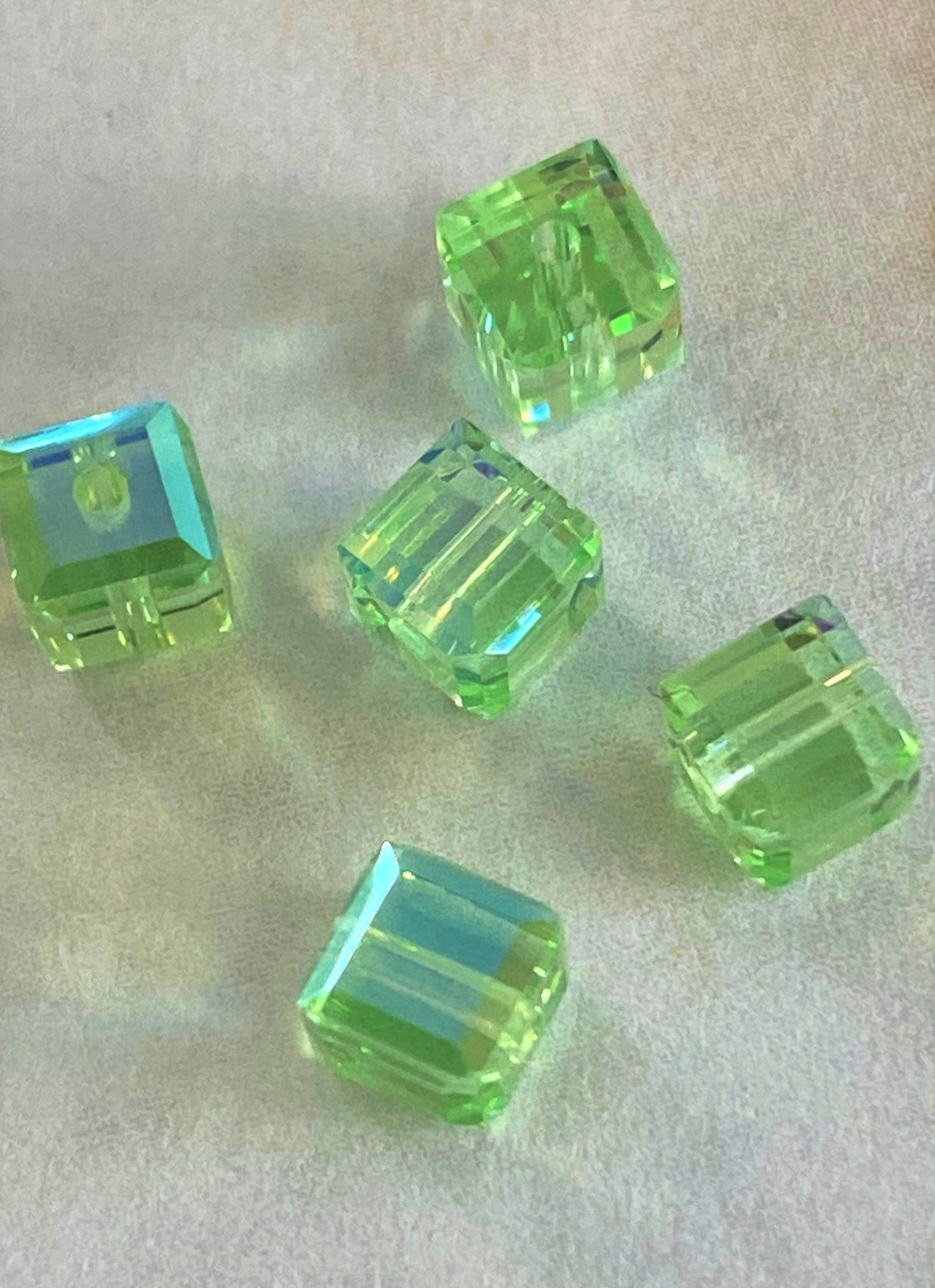 Cube 4mm , Chrysolite AB , (5pces)