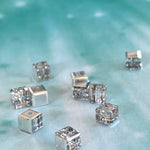 Cube 4mm,  Cornet Argent Light  (5pces)